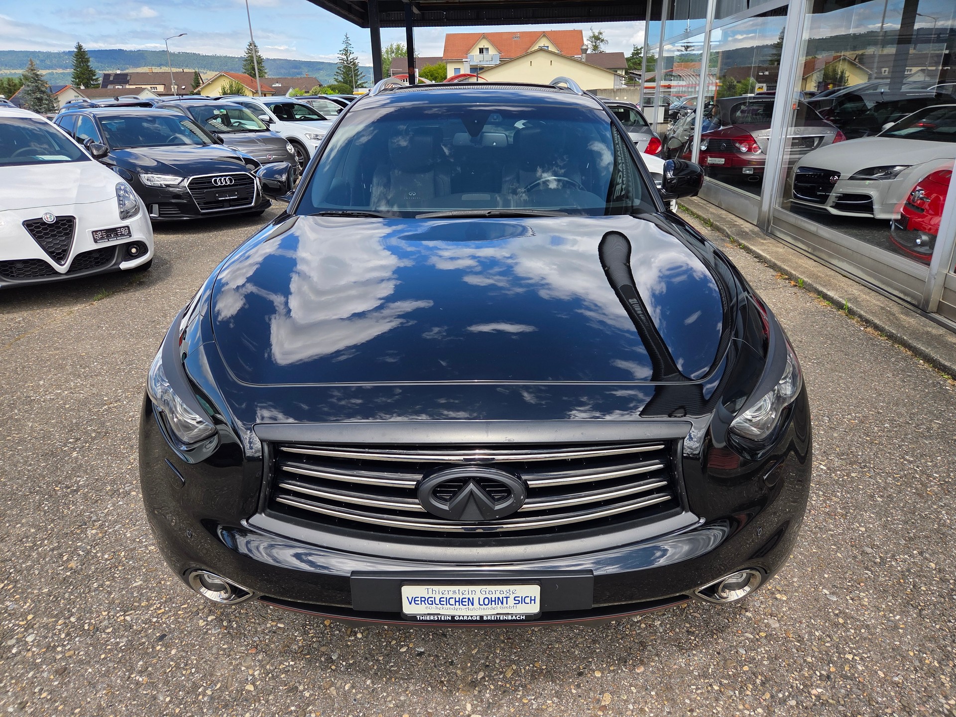INFINITI FX30d S AWD Automatic-showroom-element-1