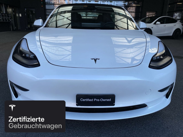 TESLA Model 3 Performance-showroom-element-1