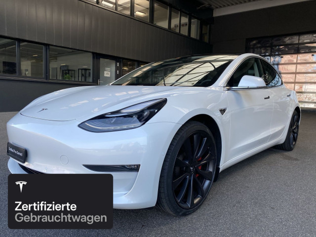 TESLA Model 3 Performance