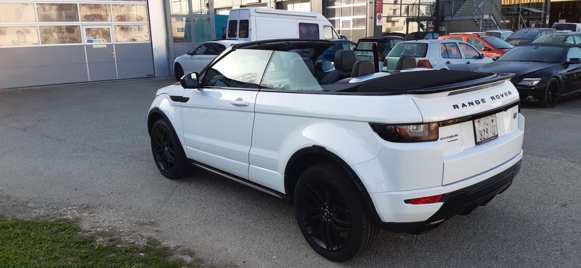 LAND ROVER Range Rover Evoque Convert. 2.0Si4 HSE Dynamic AT9-showroom-element-3