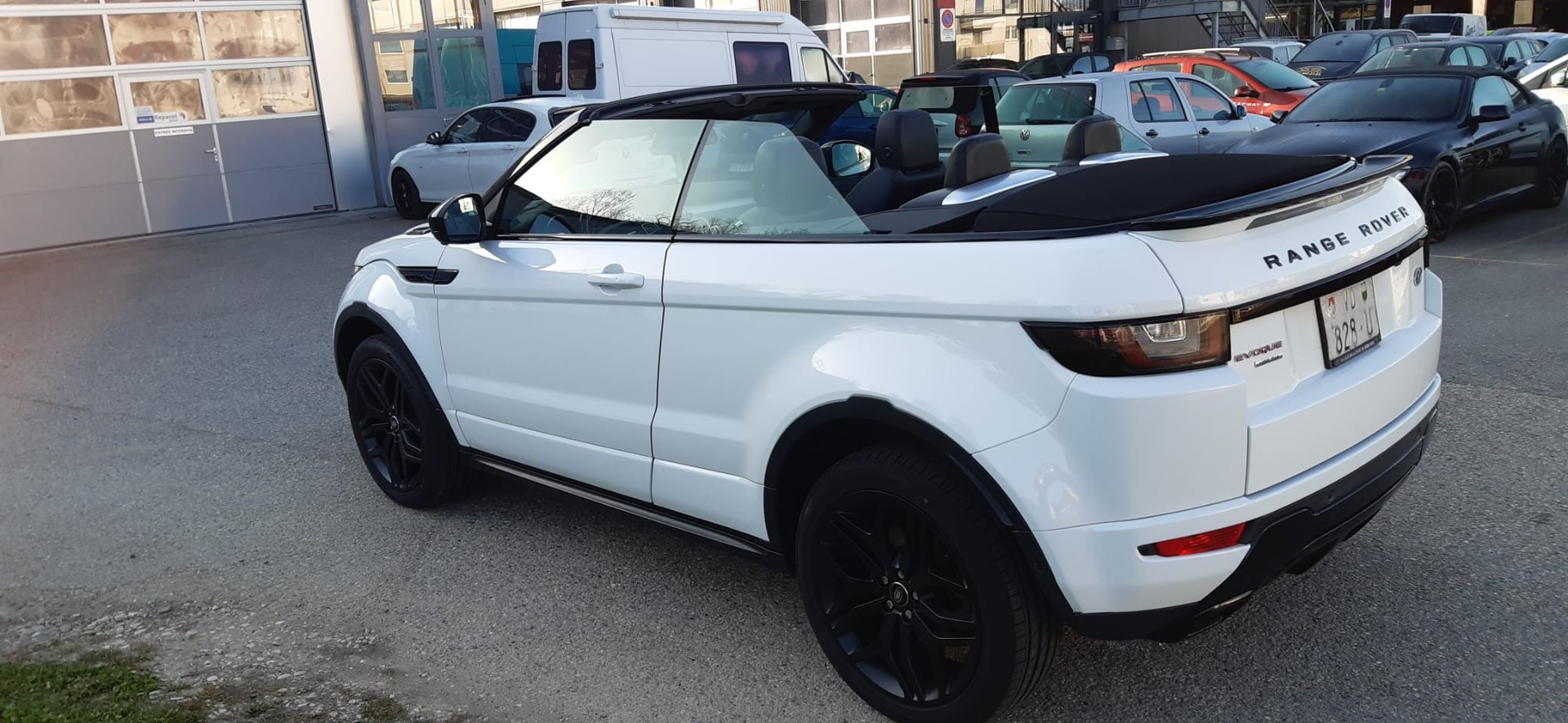 LAND ROVER Range Rover Evoque Convert. 2.0Si4 HSE Dynamic AT9-showroom-element-2