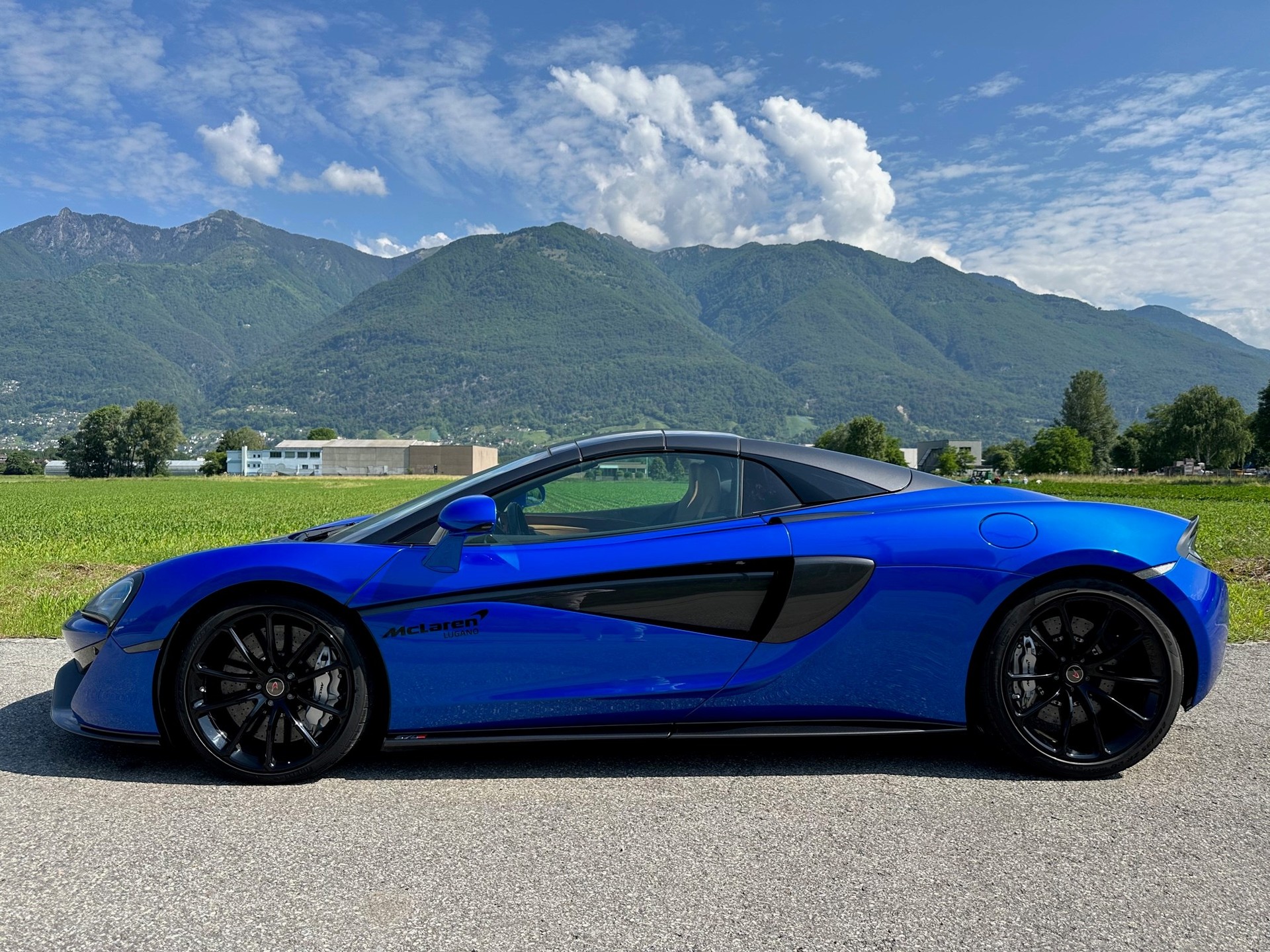McLAREN 570S Spider 3.8 V8 SSG-image-1