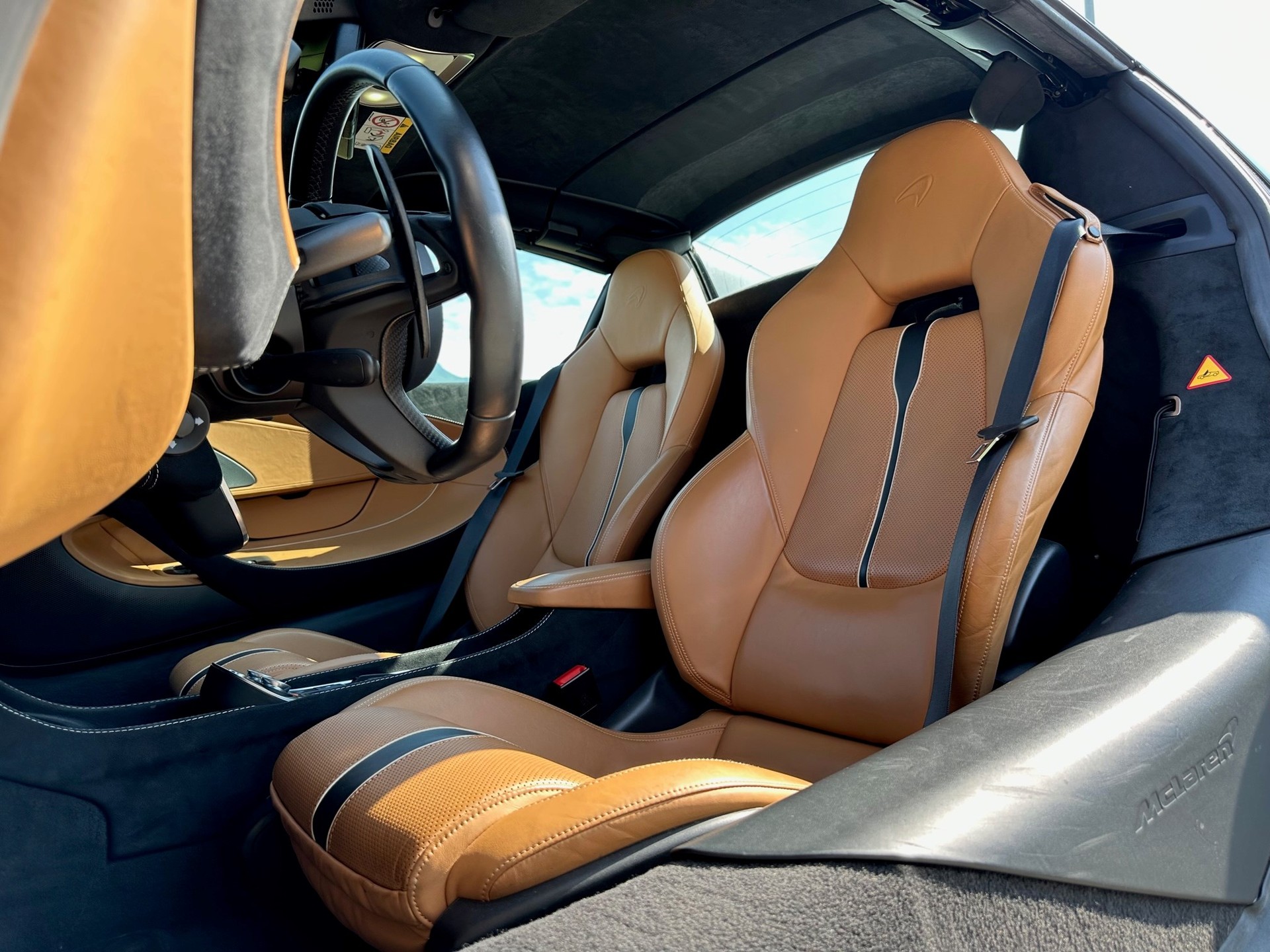 McLAREN 570S Spider 3.8 V8 SSG-image-9
