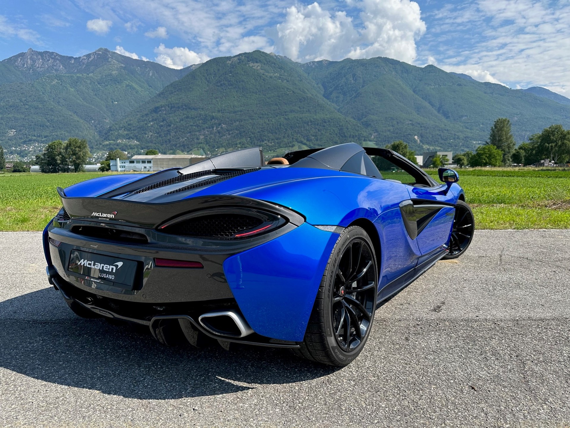 McLAREN 570S Spider 3.8 V8 SSG-image-4
