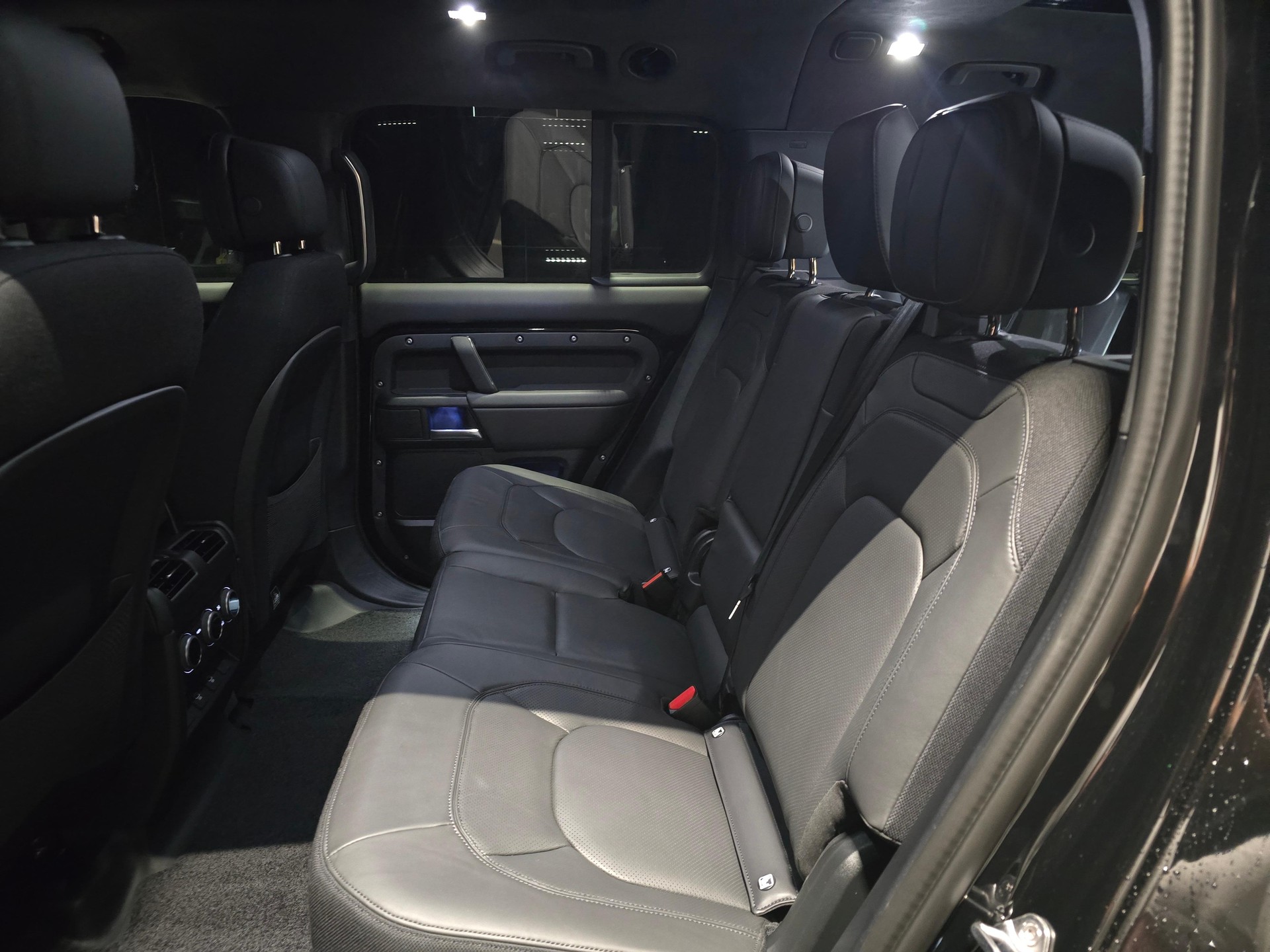 LAND ROVER Defender 130 5.0 V8 SC-image-5