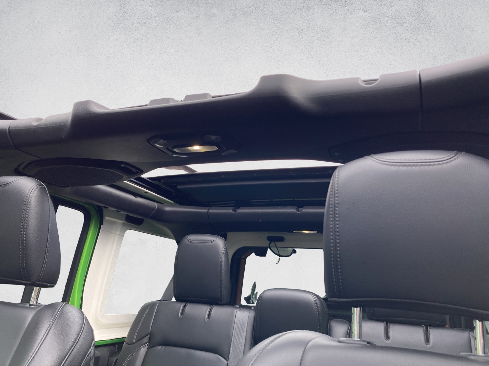 JEEP Wrangler 2.0 Unlimited Sahara Automatic-image-10