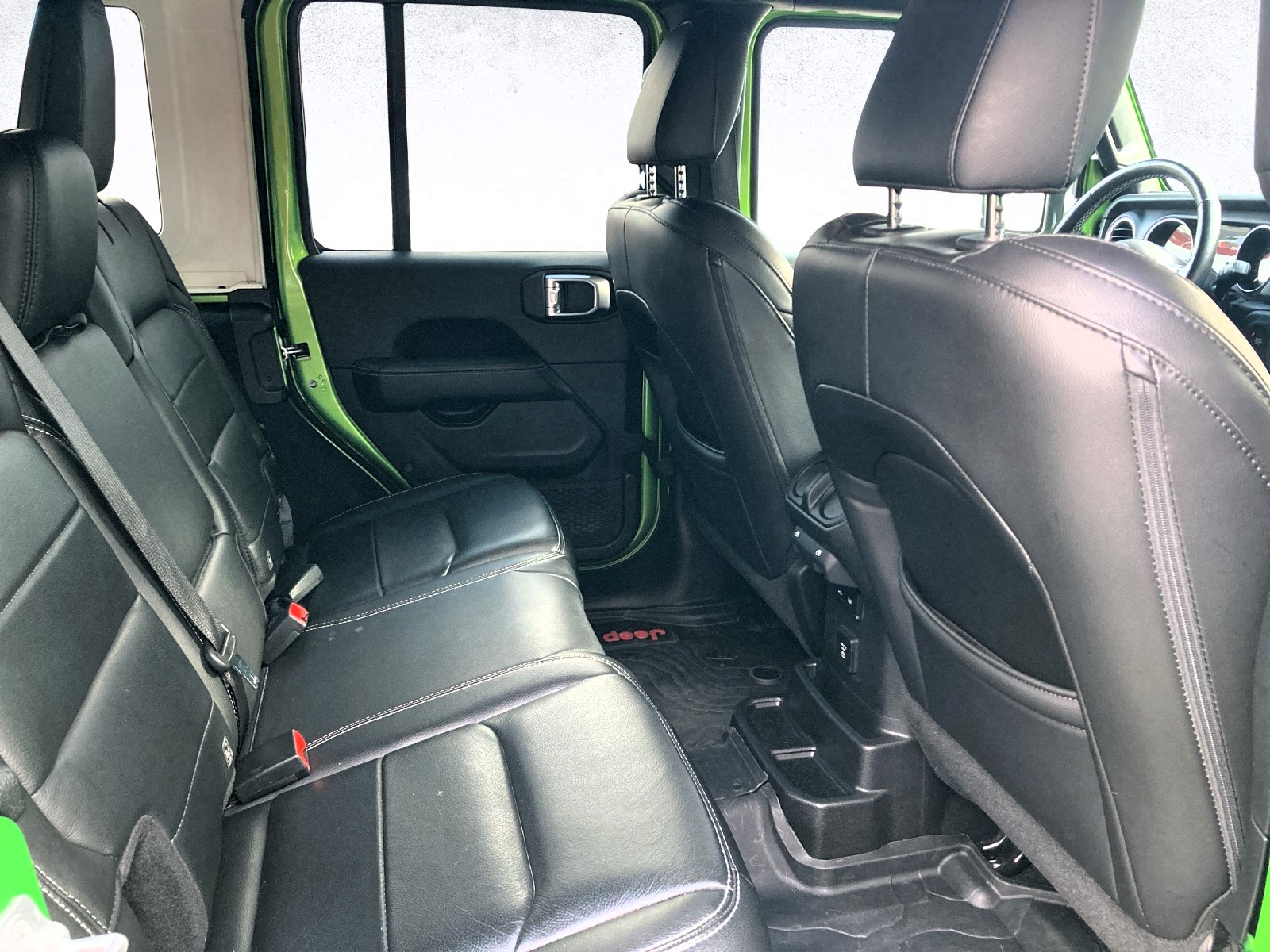 JEEP Wrangler 2.0 Unlimited Sahara Automatic-image-9