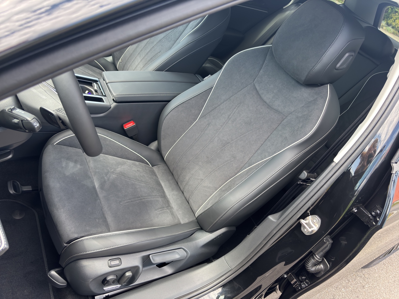 VW Passat Variant 2.0 TDI evo Elegance DSG-image-15
