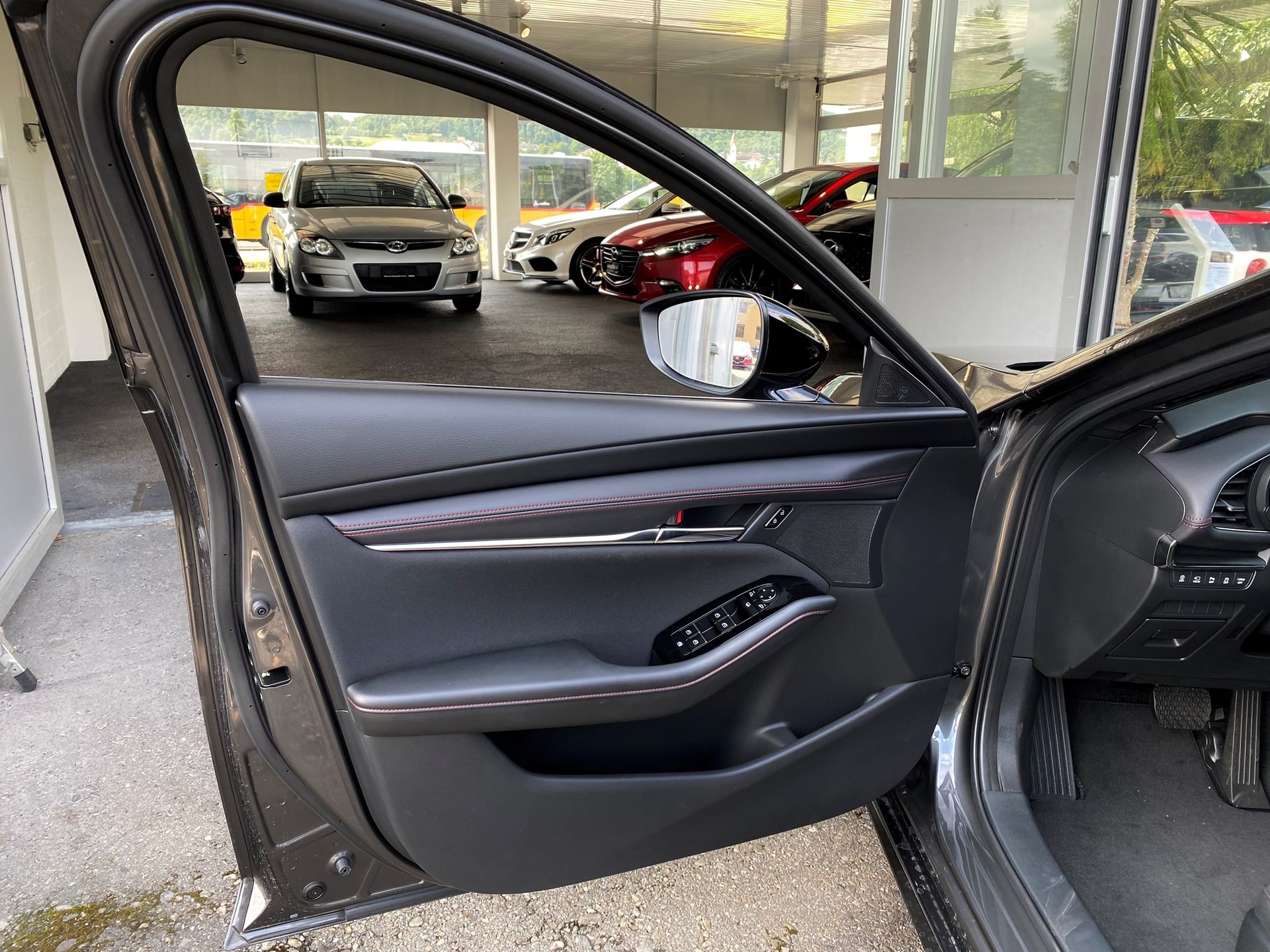 MAZDA 3 Hatchback SKYACTIV-X M Hybrid 186 Homura Automat-image-24