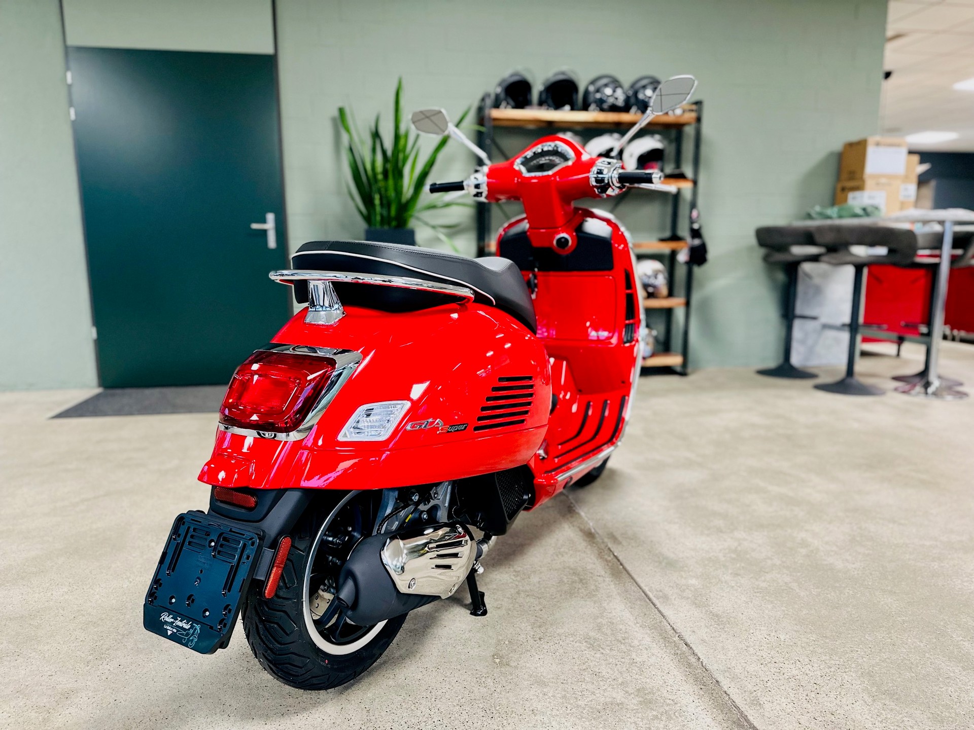 Vespa GTS 赤 スクーター GTS Super 125 - Motoviva GmbH
