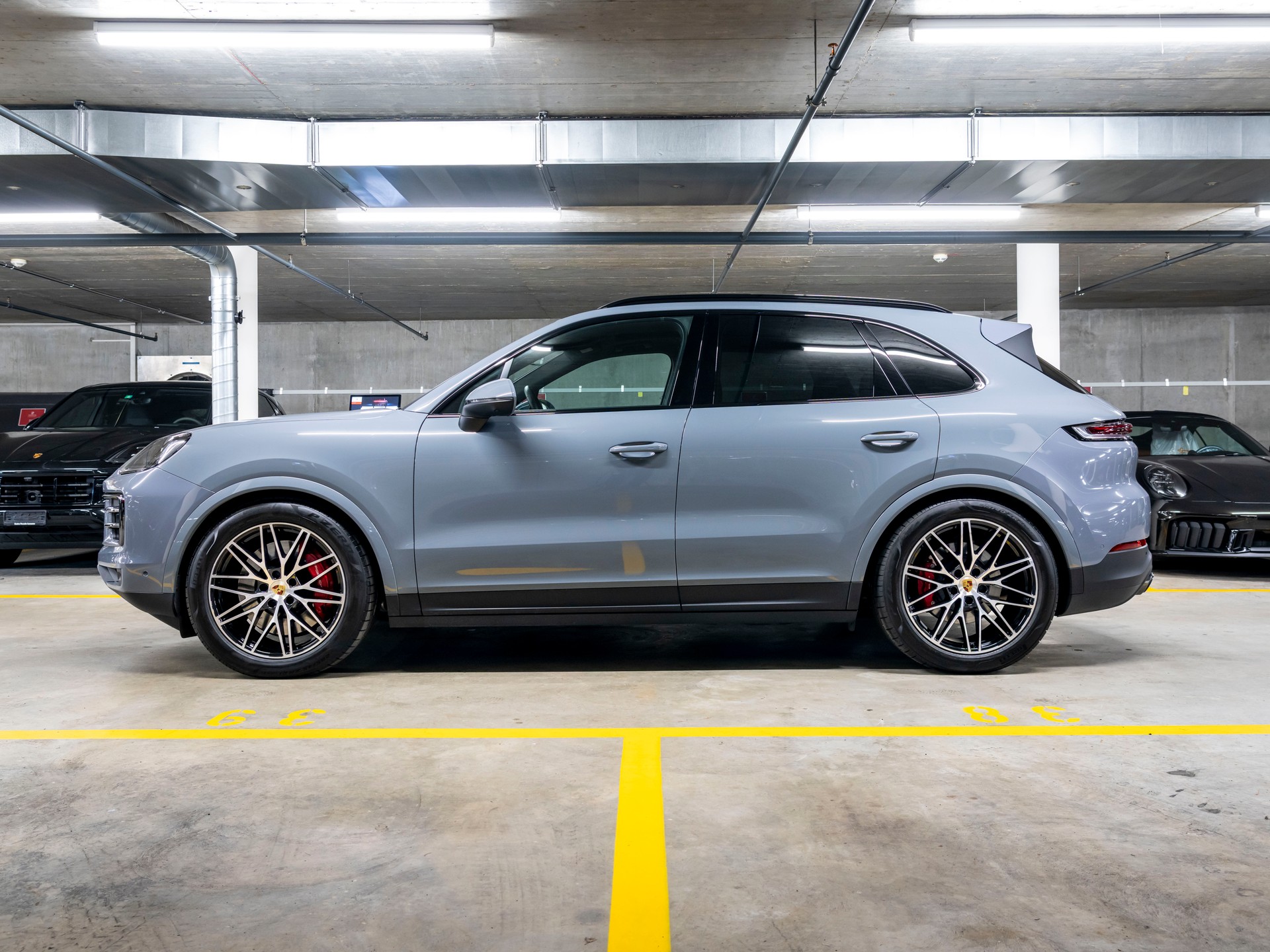PORSCHE Cayenne S Tiptronic-showroom-element-1