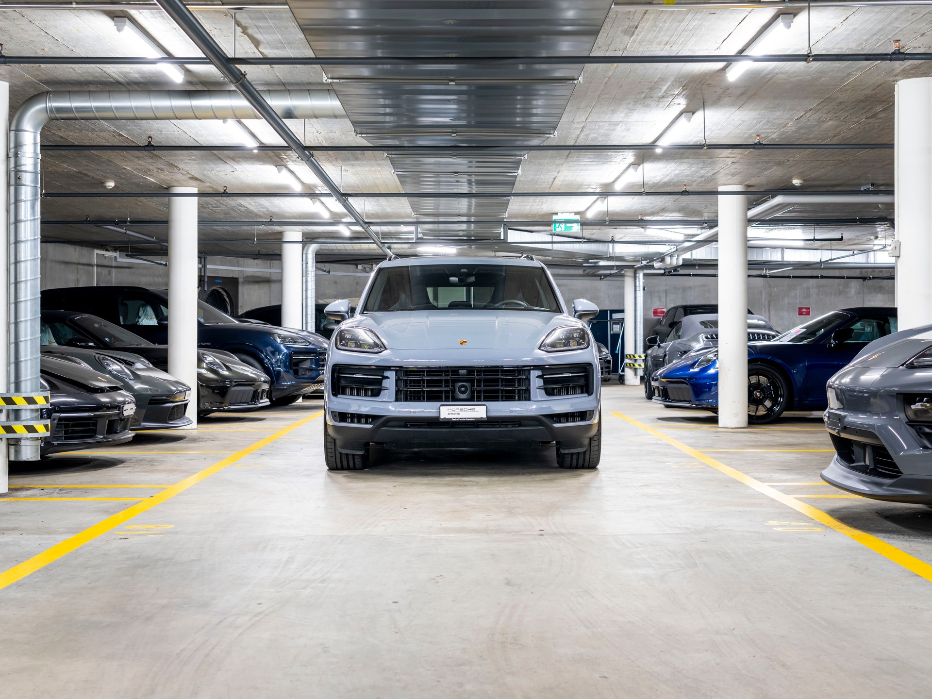PORSCHE Cayenne S Tiptronic-showroom-element-3