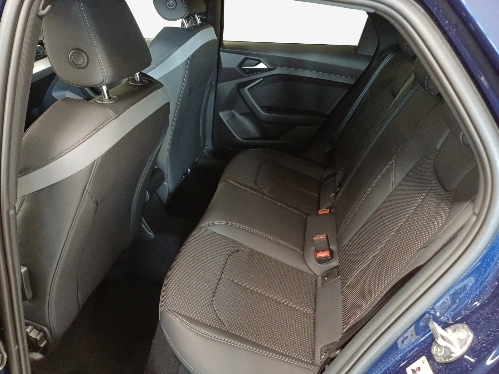 AUDI A1 Sportback 30 TFSI S Line Attraction-image-11