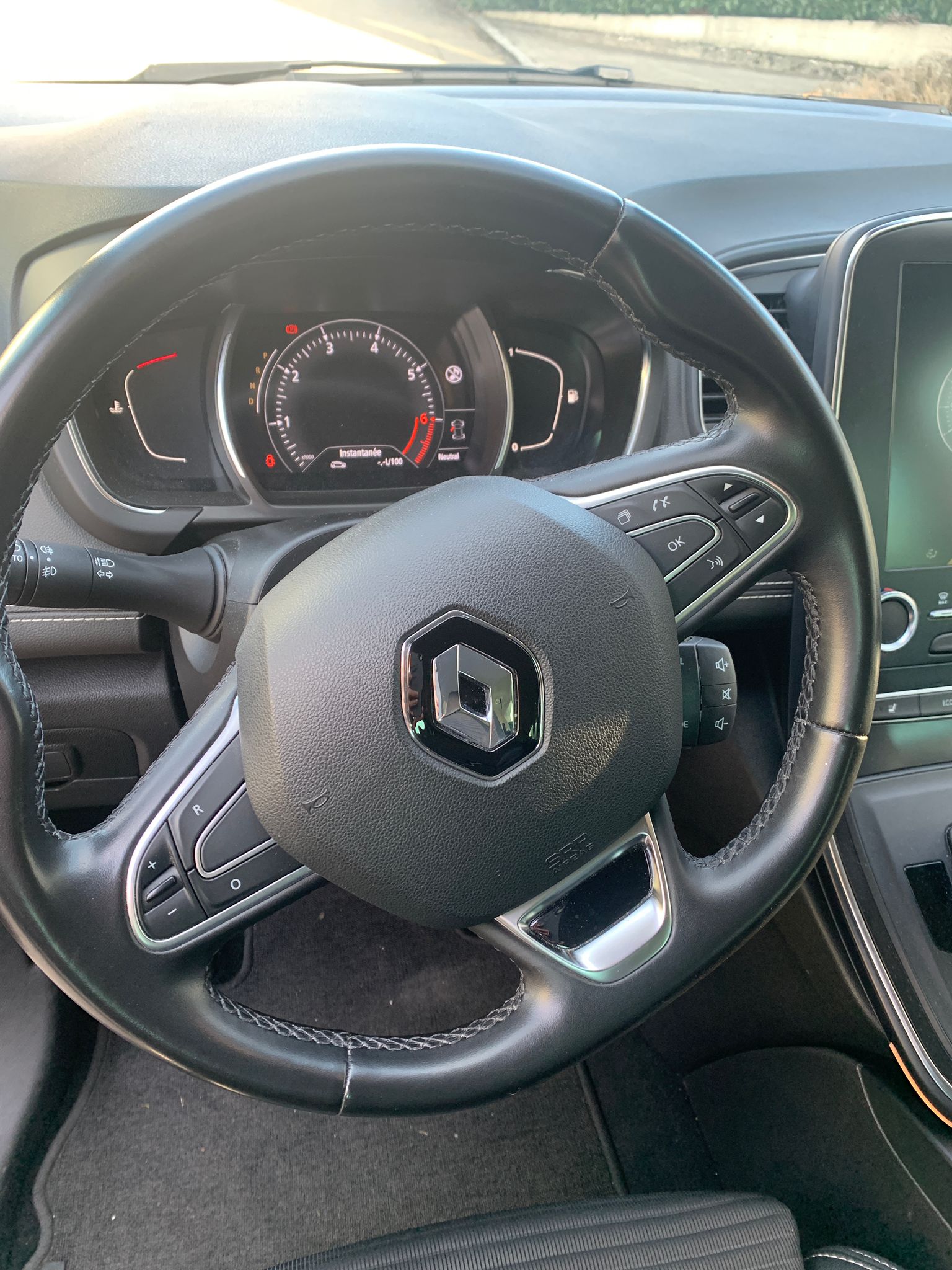 RENAULT Grand Scénic 1.3 16V Turbo Intens EDC-image-5