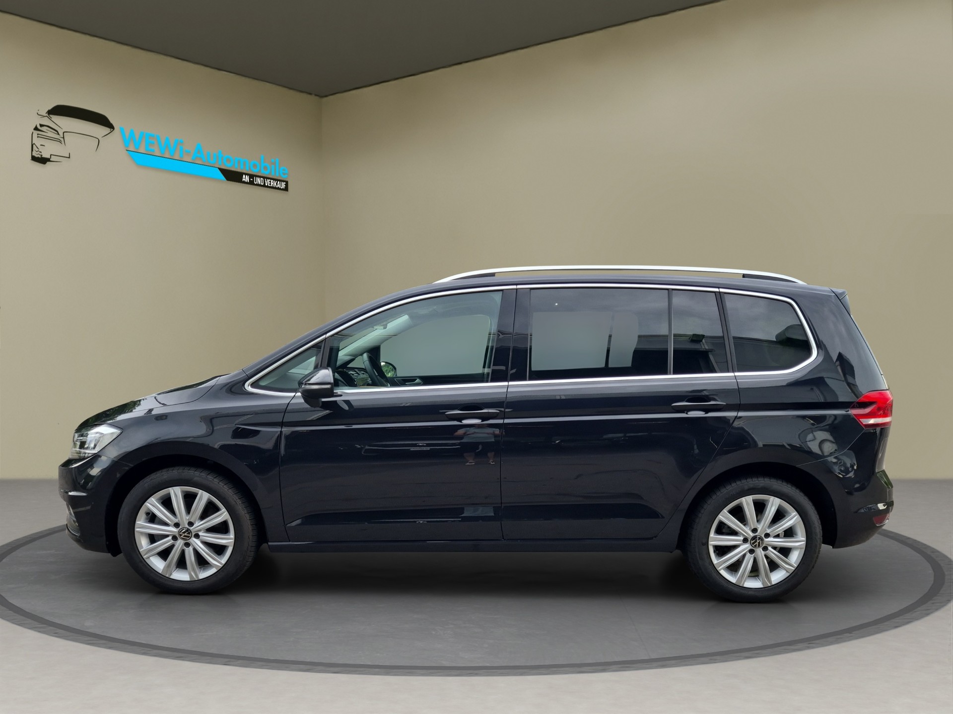 VW Touran 2.0 TDI BlueMotion Technology Highline DSG-showroom-element-1