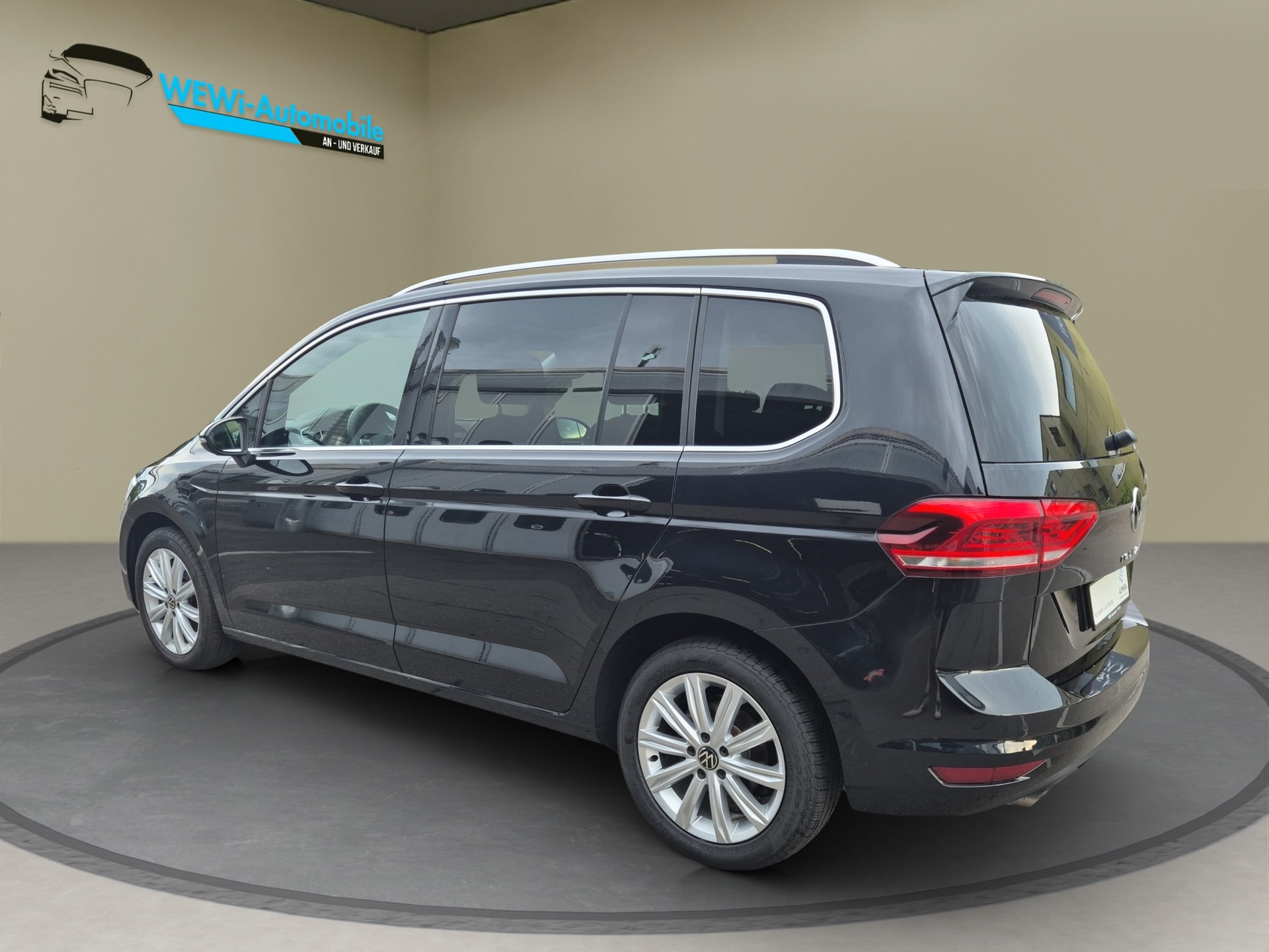 VW Touran 2.0 TDI BlueMotion Technology Highline DSG-showroom-element-2