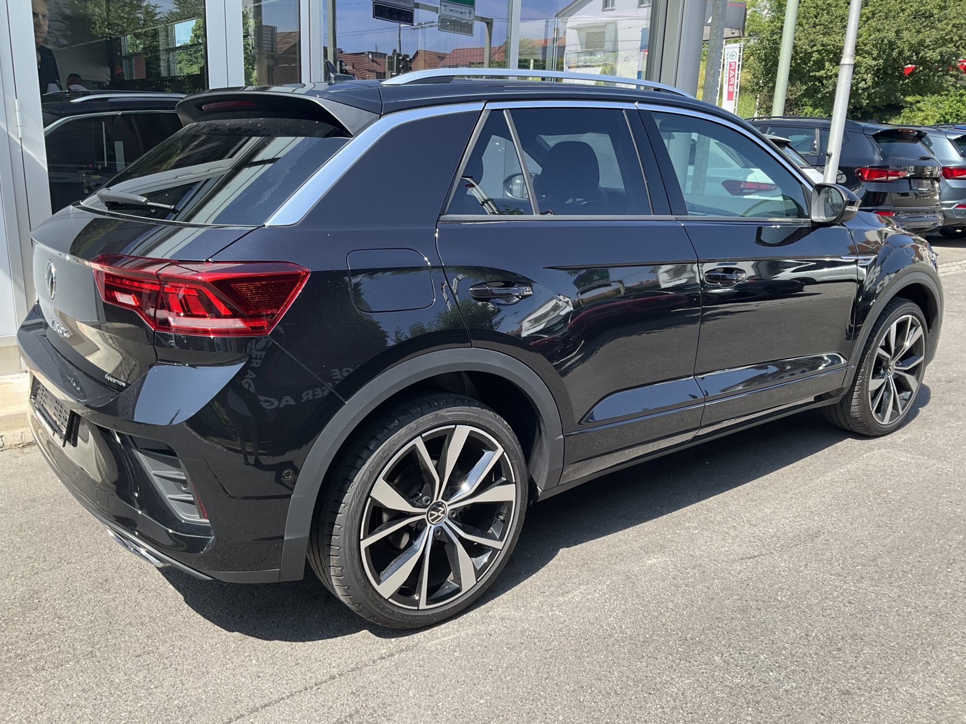 VW T-ROC R-LINE 4MOTION BLACK STYLE *** PANORAMAGLASDACH & ANHÄNGEKUPPLUNG ***-showroom-element-3