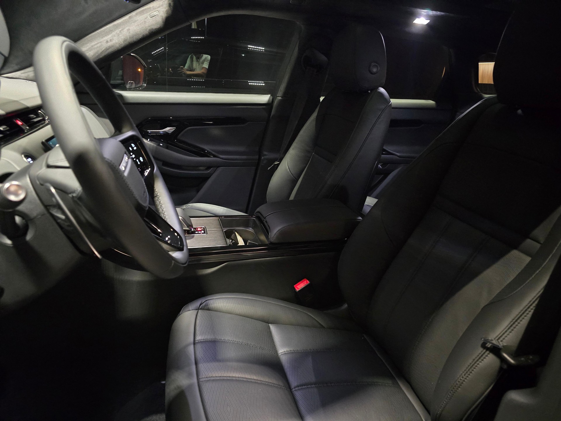 LAND ROVER Range Rover Evoque 1.5 T 270e Autobiography-image-6