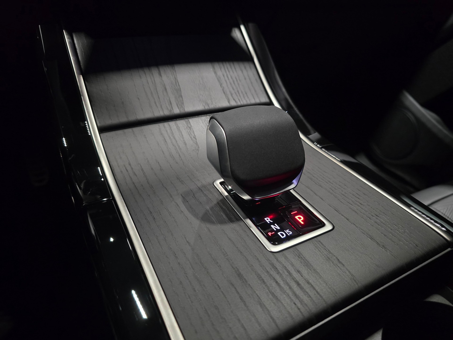 LAND ROVER Range Rover Evoque 1.5 T 270e Autobiography-image-15