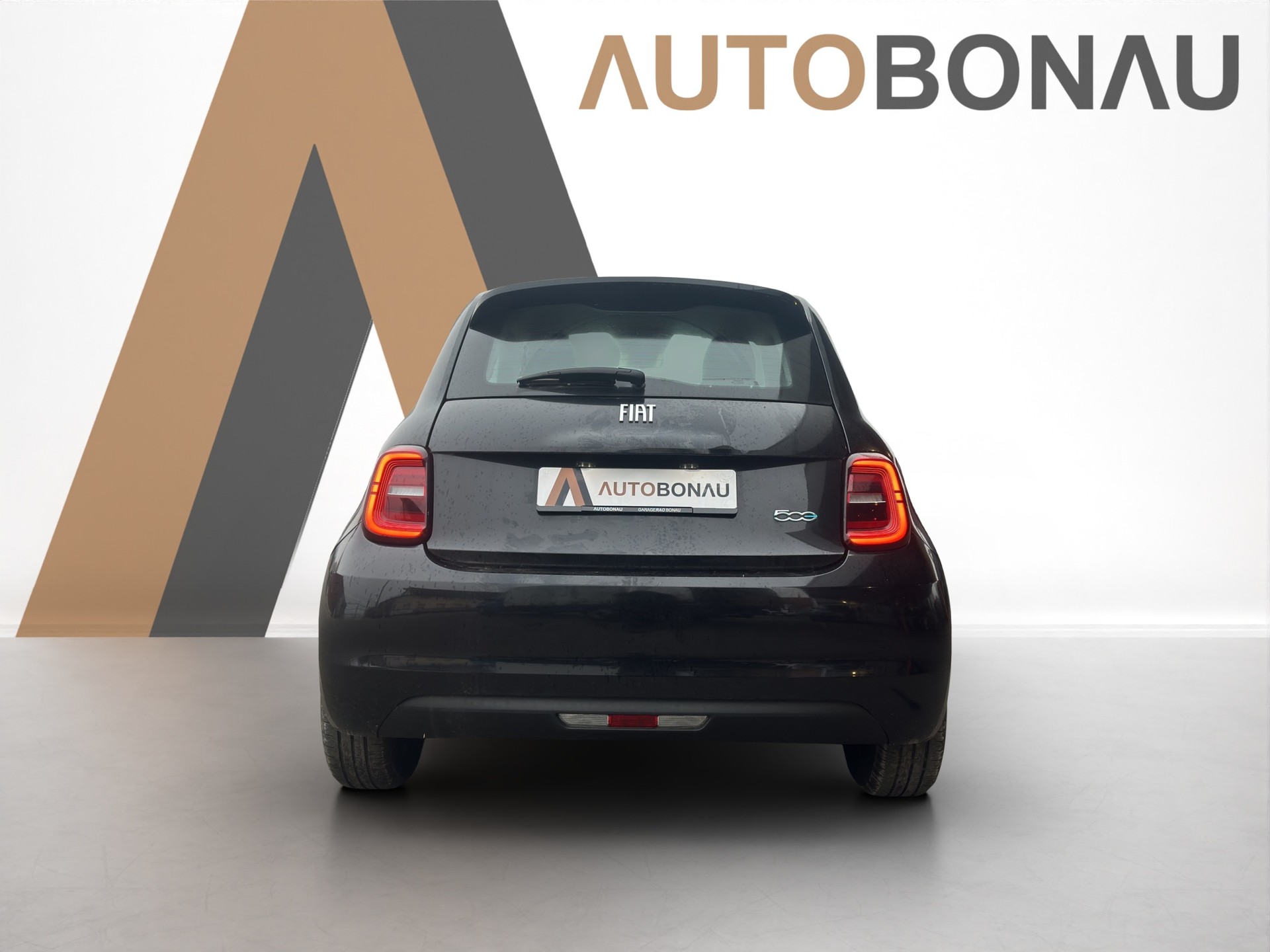 FIAT 500 Action-showroom-element-3