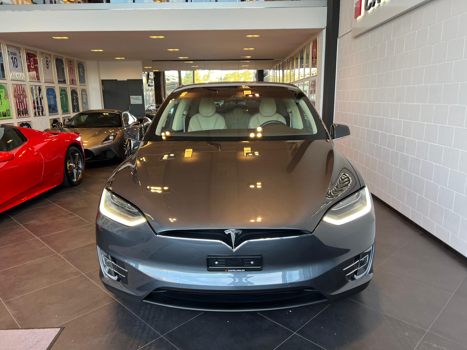 TESLA Model X 75 D-showroom-element-1