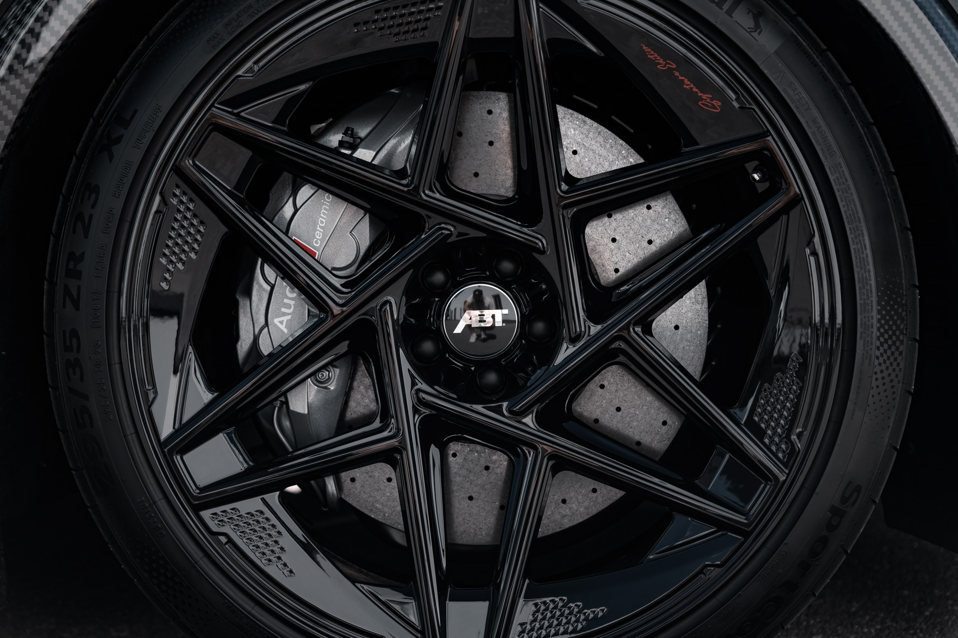 AUDI ABT RSQ8  SignatureEdition 817PS-showroom-element-3