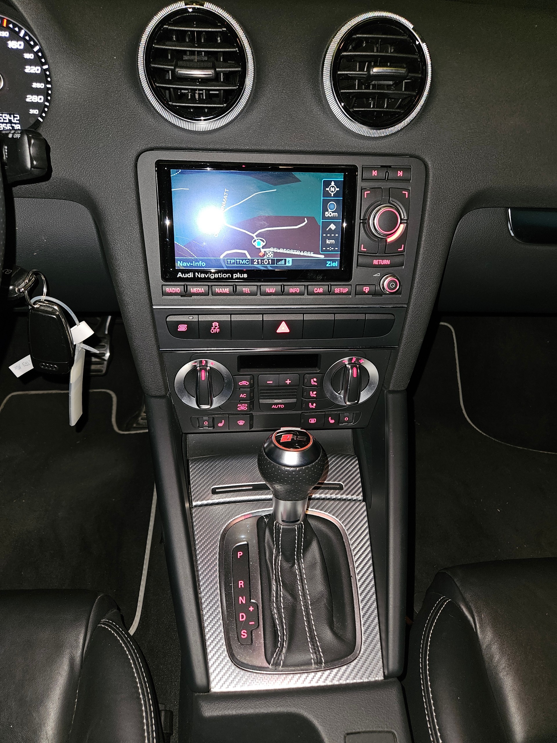 AUDI RS3 Sportback 2.5 TFSI quattro S-tronic-image-8