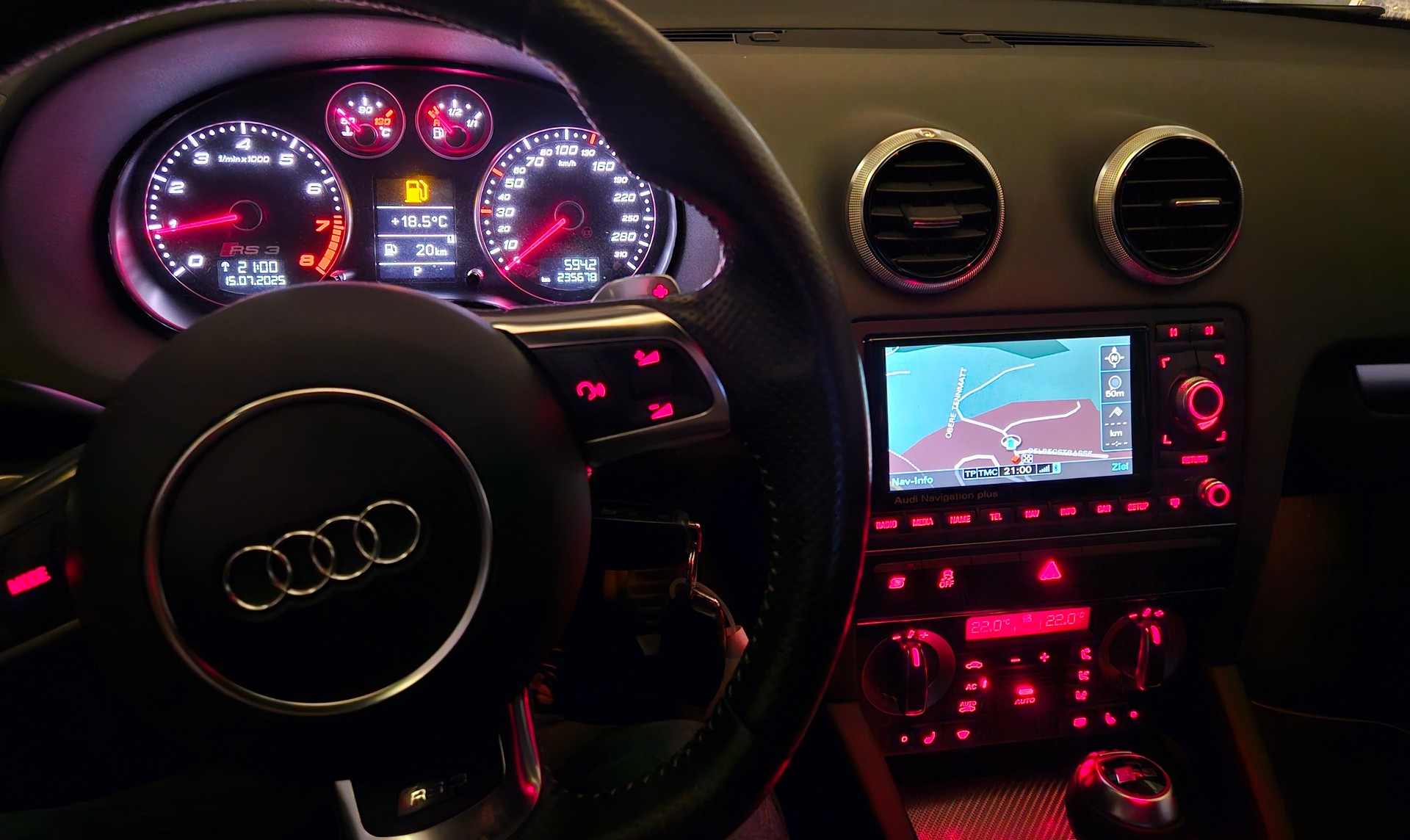 AUDI RS3 Sportback 2.5 TFSI quattro S-tronic-image-9