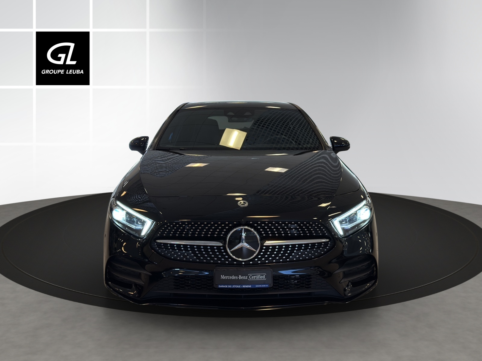 MERCEDES-BENZ A 180 Night Star AMG Line-showroom-element-1