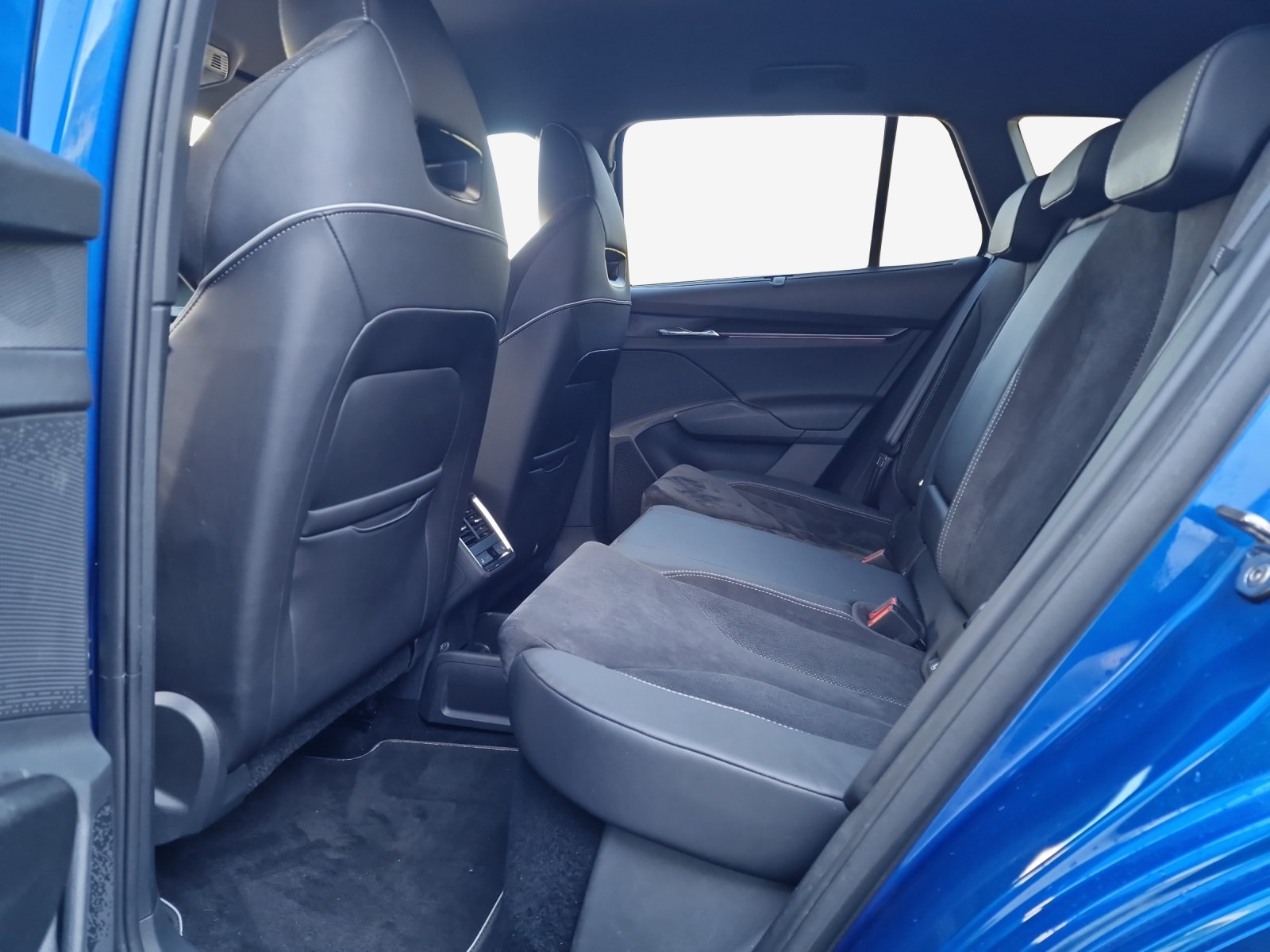 SKODA Enyaq iV 80 SportLine-image-11