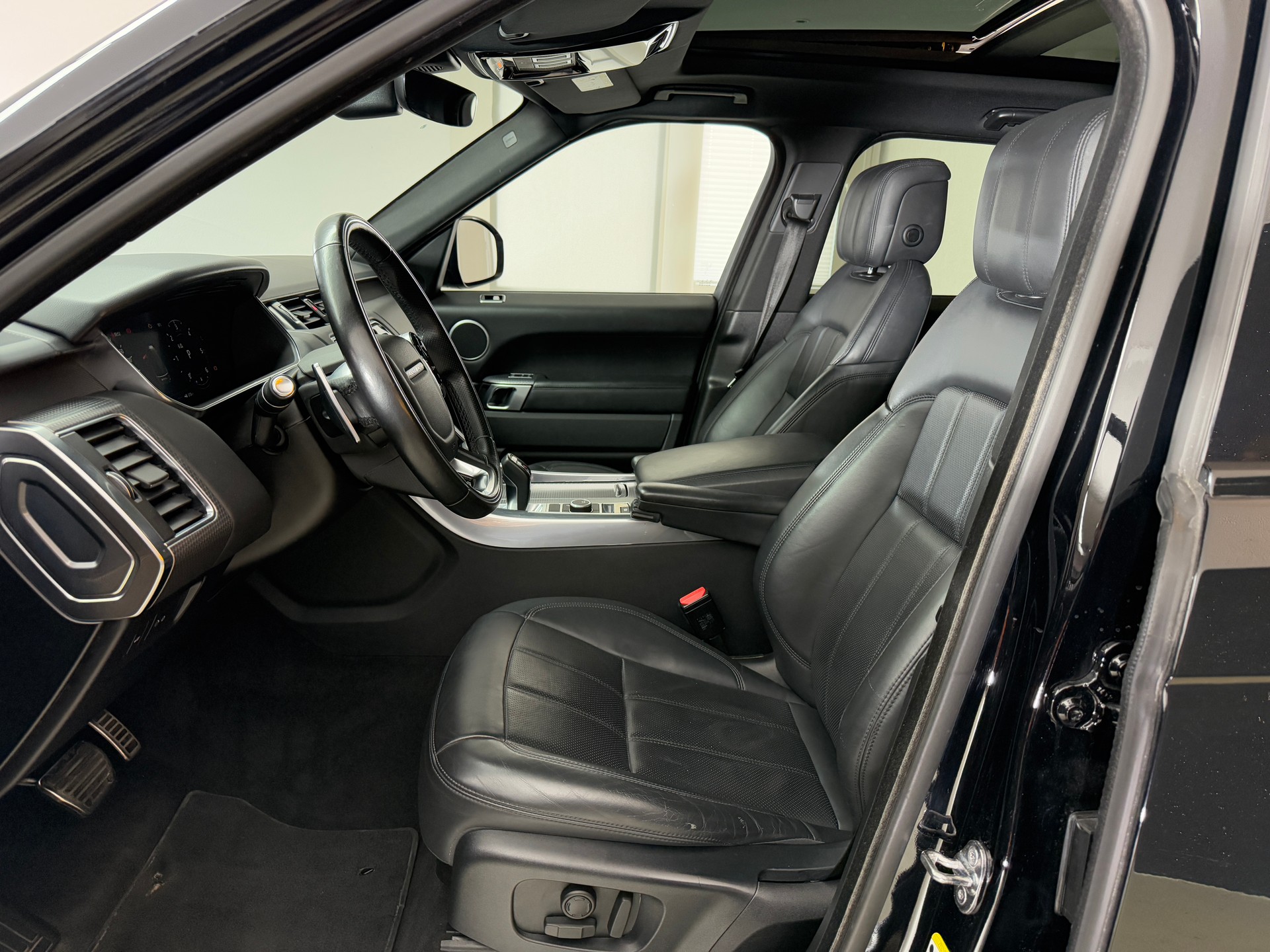 LAND ROVER Range Rover Sport 3.0 SDV6 HSE Automatic-showroom-element-3