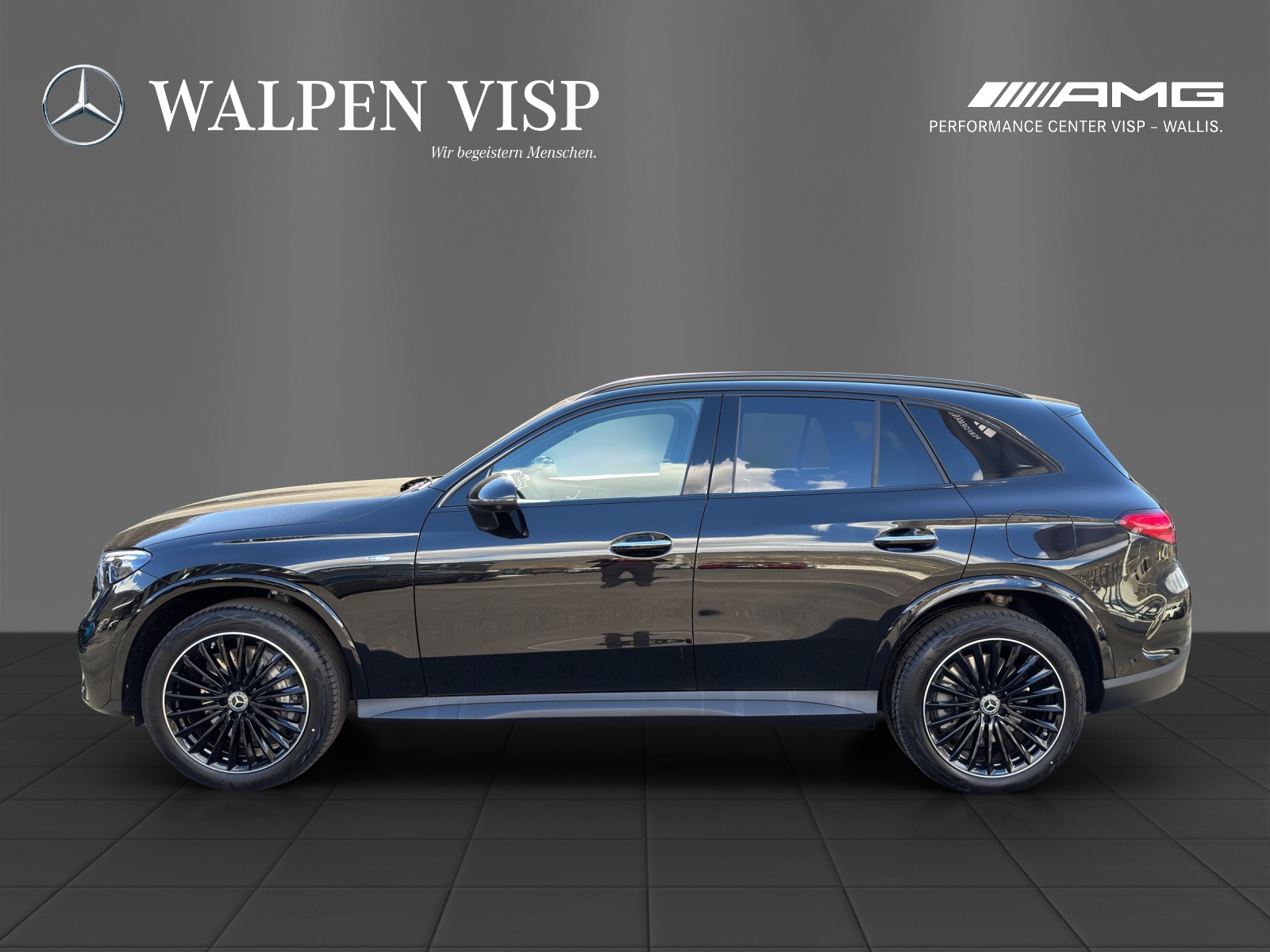 MERCEDES-BENZ GLC 300 e 4Matic EQ Star 9G-Tronic-showroom-element-2