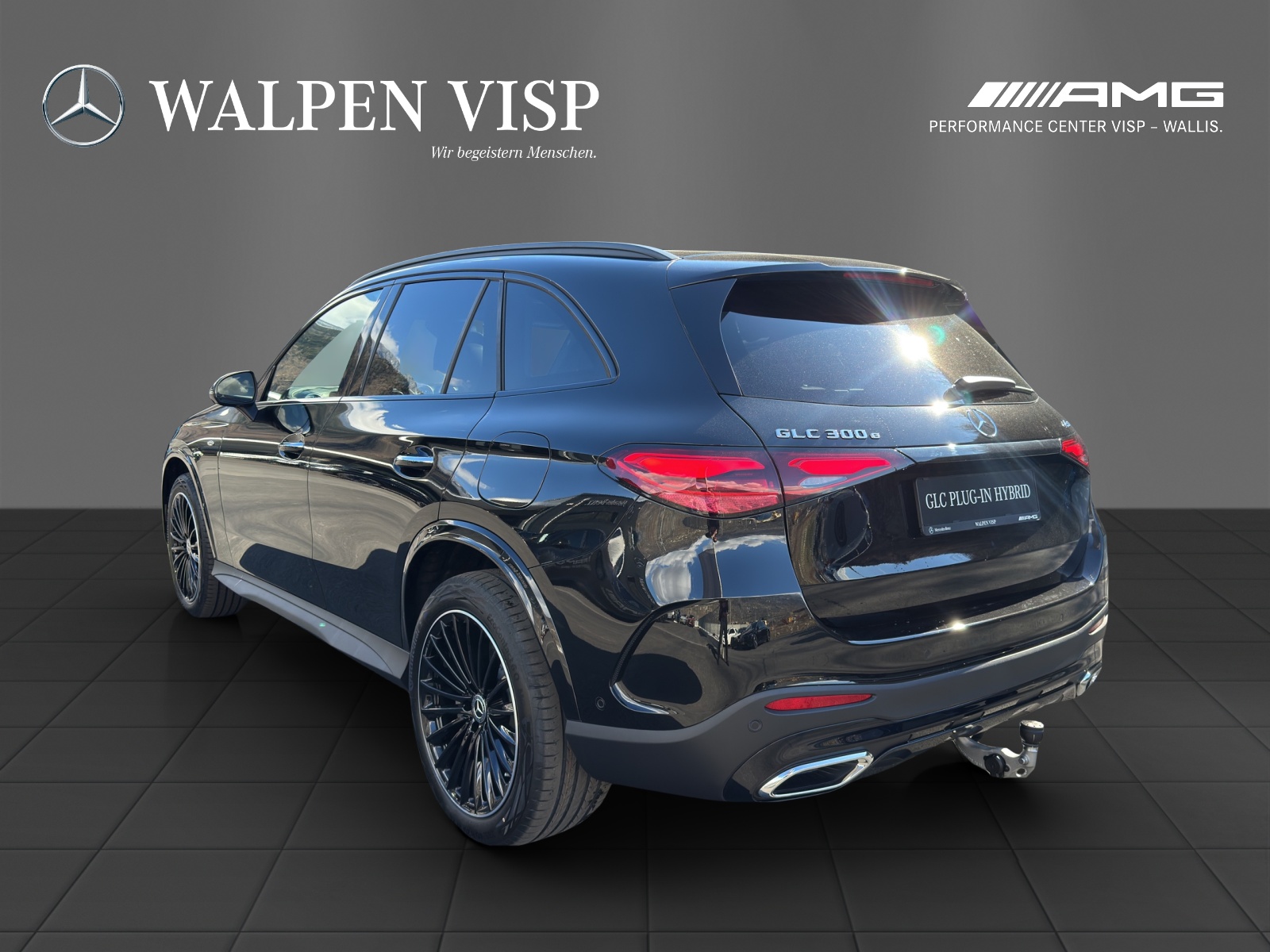 MERCEDES-BENZ GLC 300 e 4Matic EQ Star 9G-Tronic-showroom-element-3