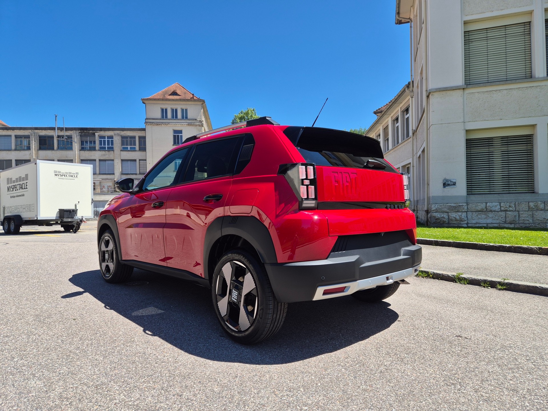 FIAT Grande Panda MHEV La Prima-showroom-element-2