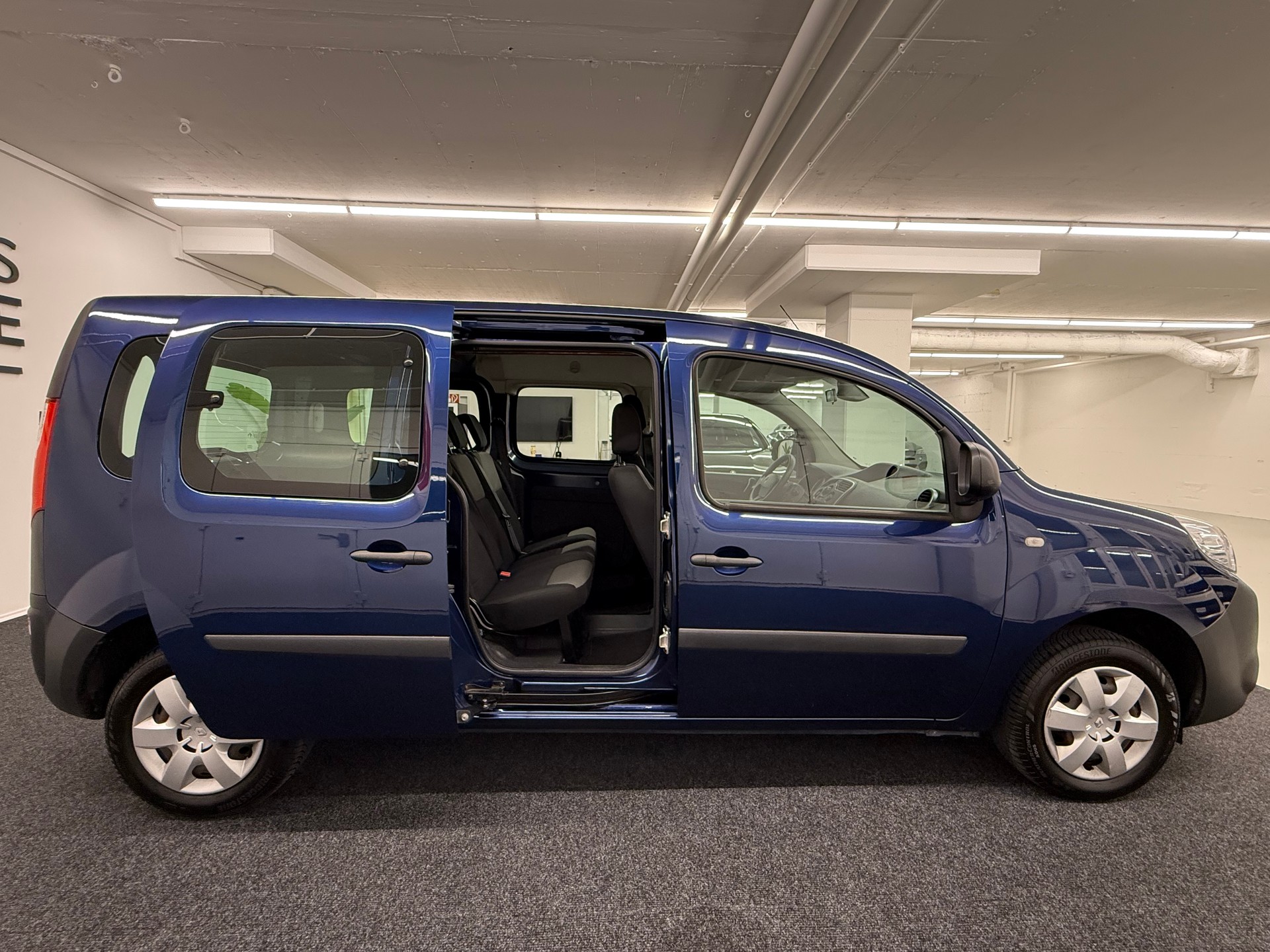RENAULT Kangoo Maxi dCi 110 EDC Business 5 Pl. / 5 pl. A-showroom-element-3