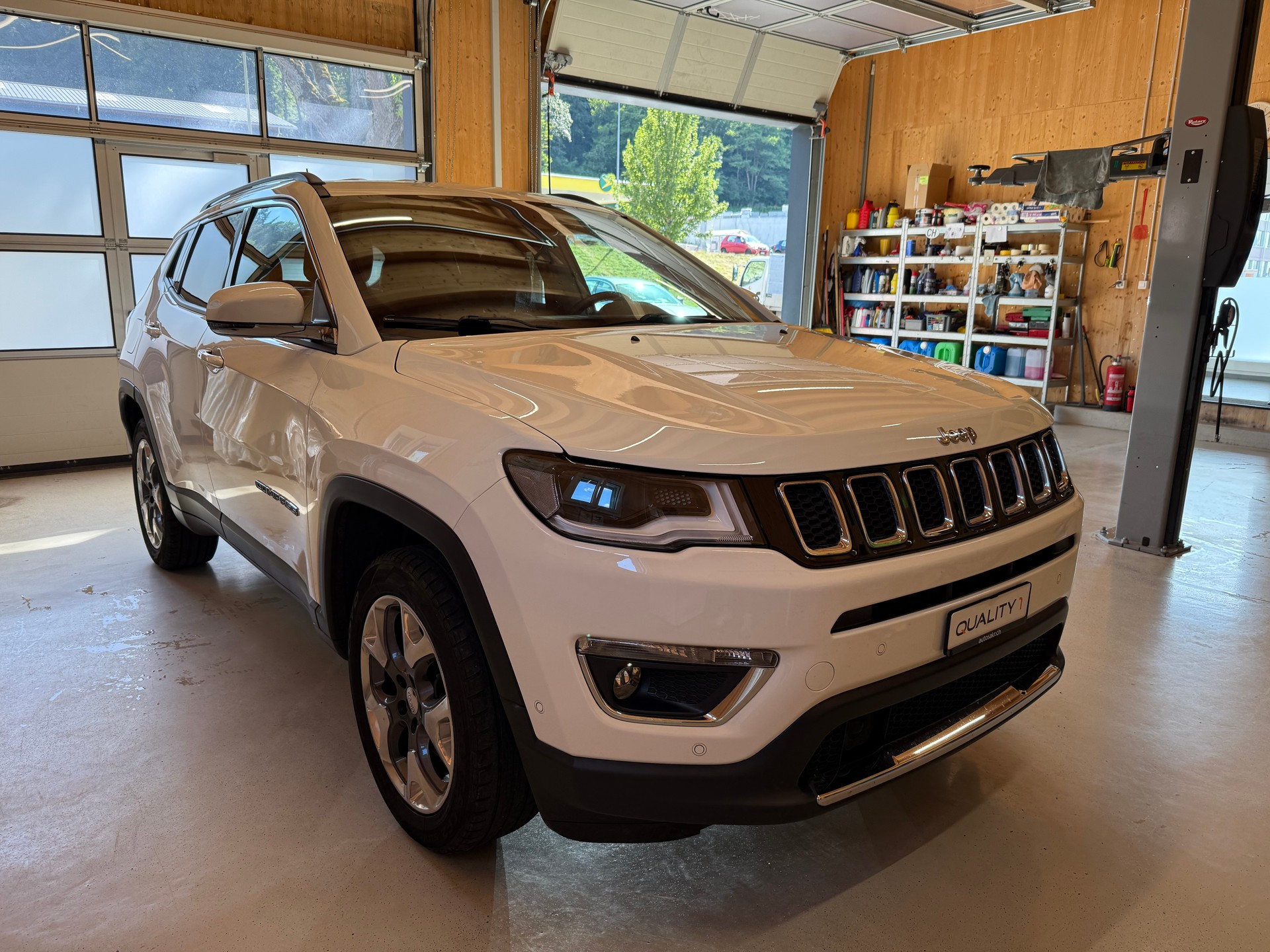 JEEP Compass 2.0CRD Limited AWD 9ATX-showroom-element-2