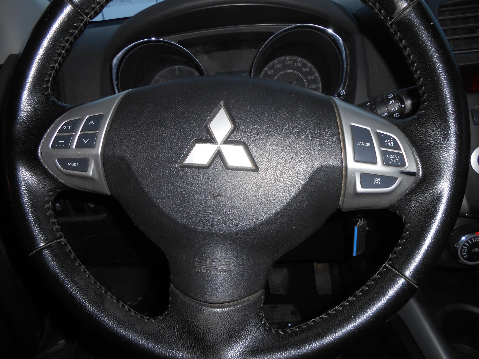 MITSUBISHI ASX 1.8 DID Instyle 4WD-image-11
