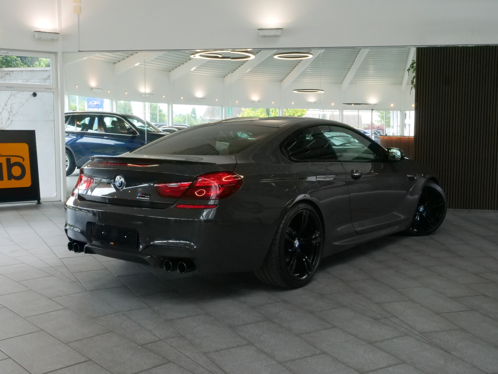 BMW M6 Coupé COMPETITION INDIVIDUAL-showroom-element-3