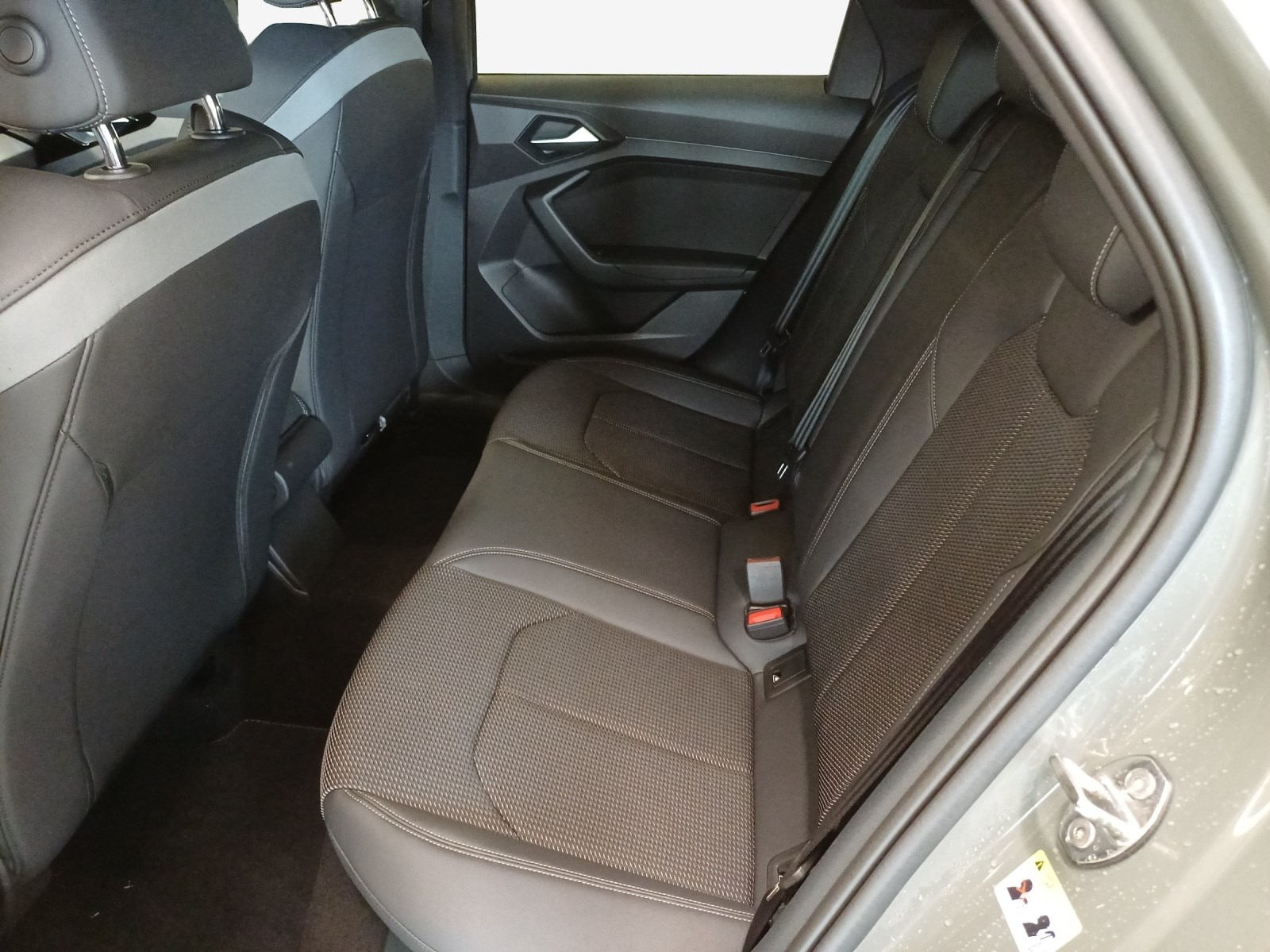 AUDI A1 Sportback 30 TFSI S Line Attraction-image-11