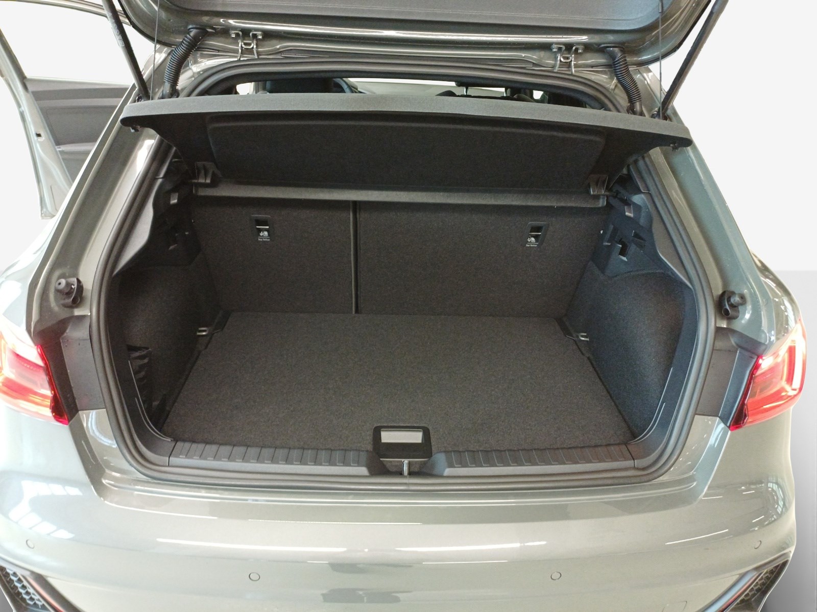 AUDI A1 Sportback 30 TFSI S Line Attraction-image-12