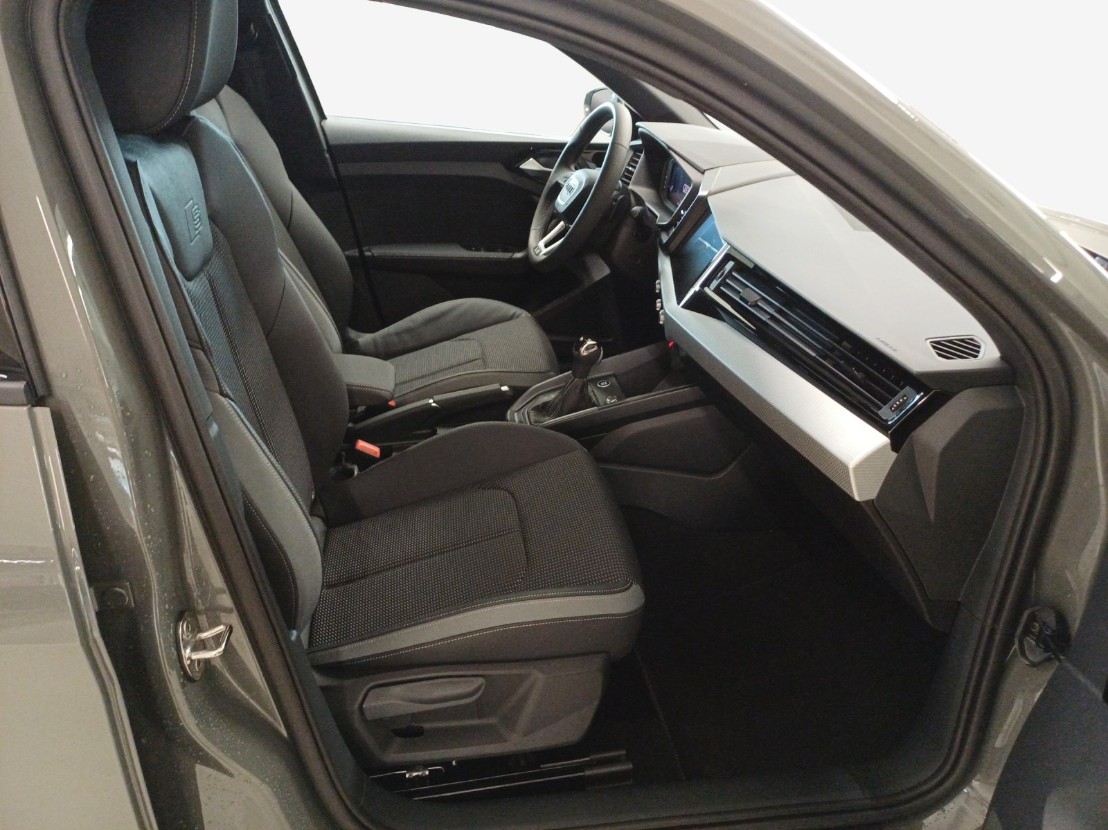 AUDI A1 Sportback 30 TFSI S Line Attraction-image-15