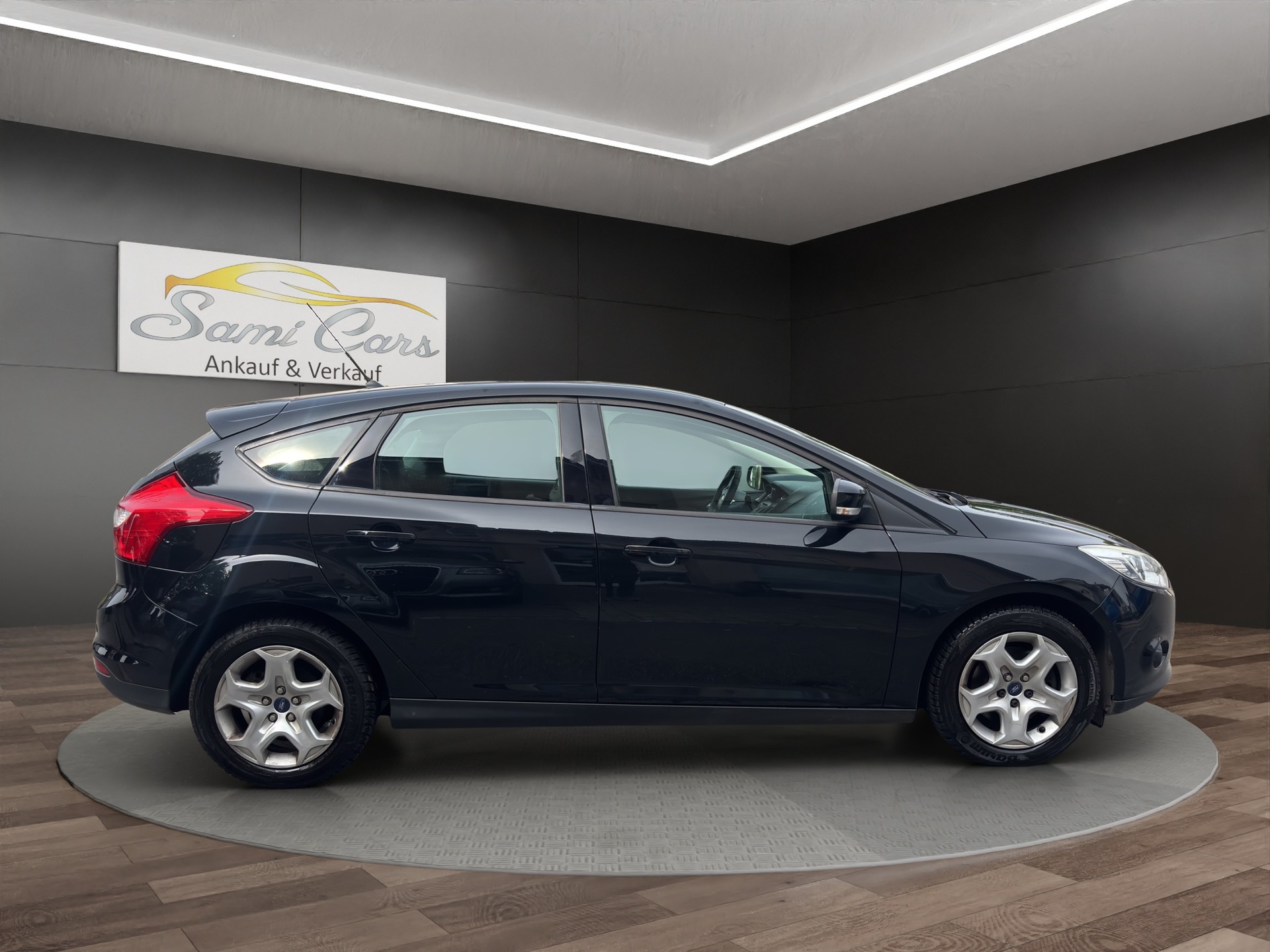 FORD Focus 1.0 SCTi Trend-image-1