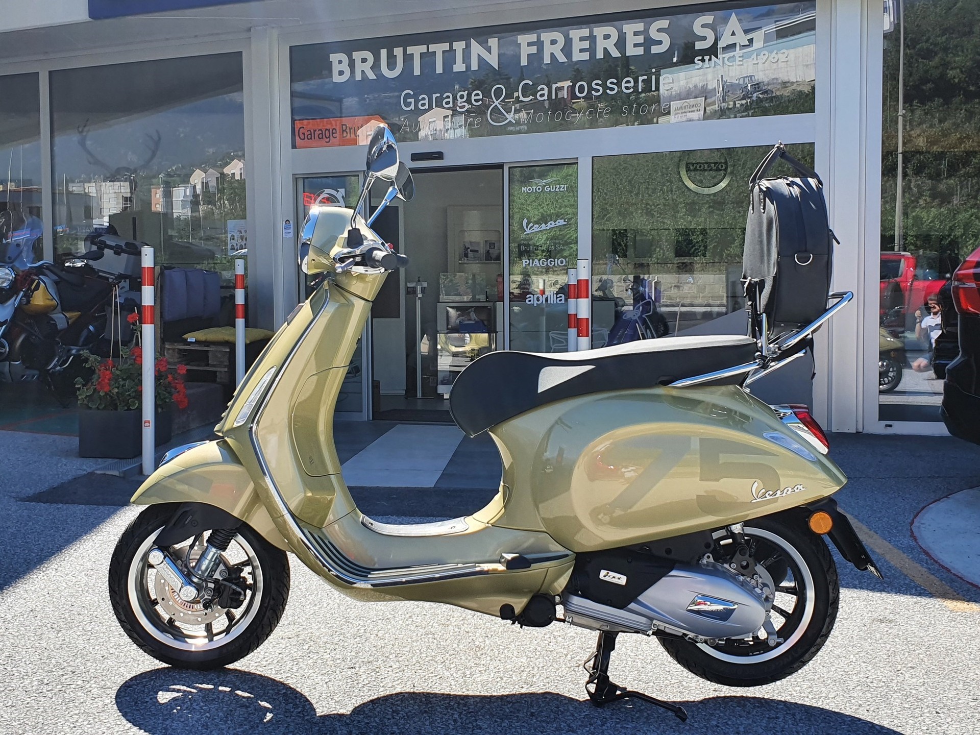 PIAGGIO Vespa 125 Primavera 75th Anniversary ABS-showroom-element-1