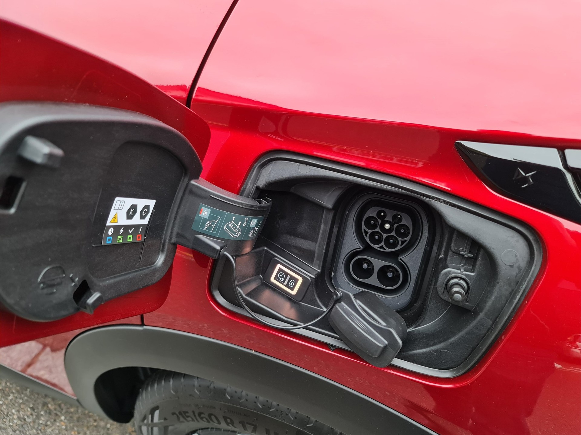 DS AUTOMOBILES DS3 3 E-Tense Ligne Noire-image-9