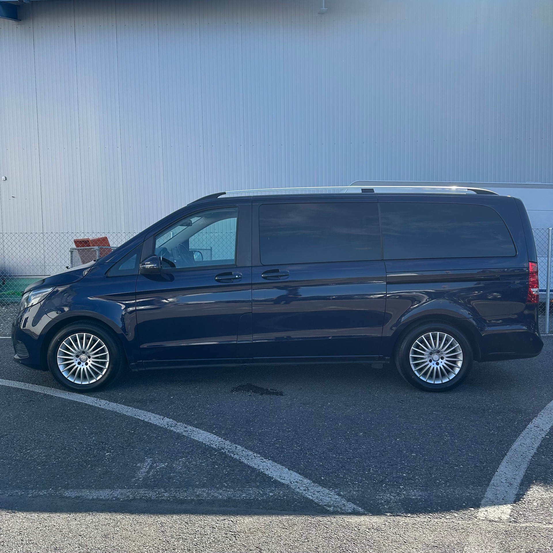 MERCEDES-BENZ V 220 d lang 7G-Tronic-showroom-element-3