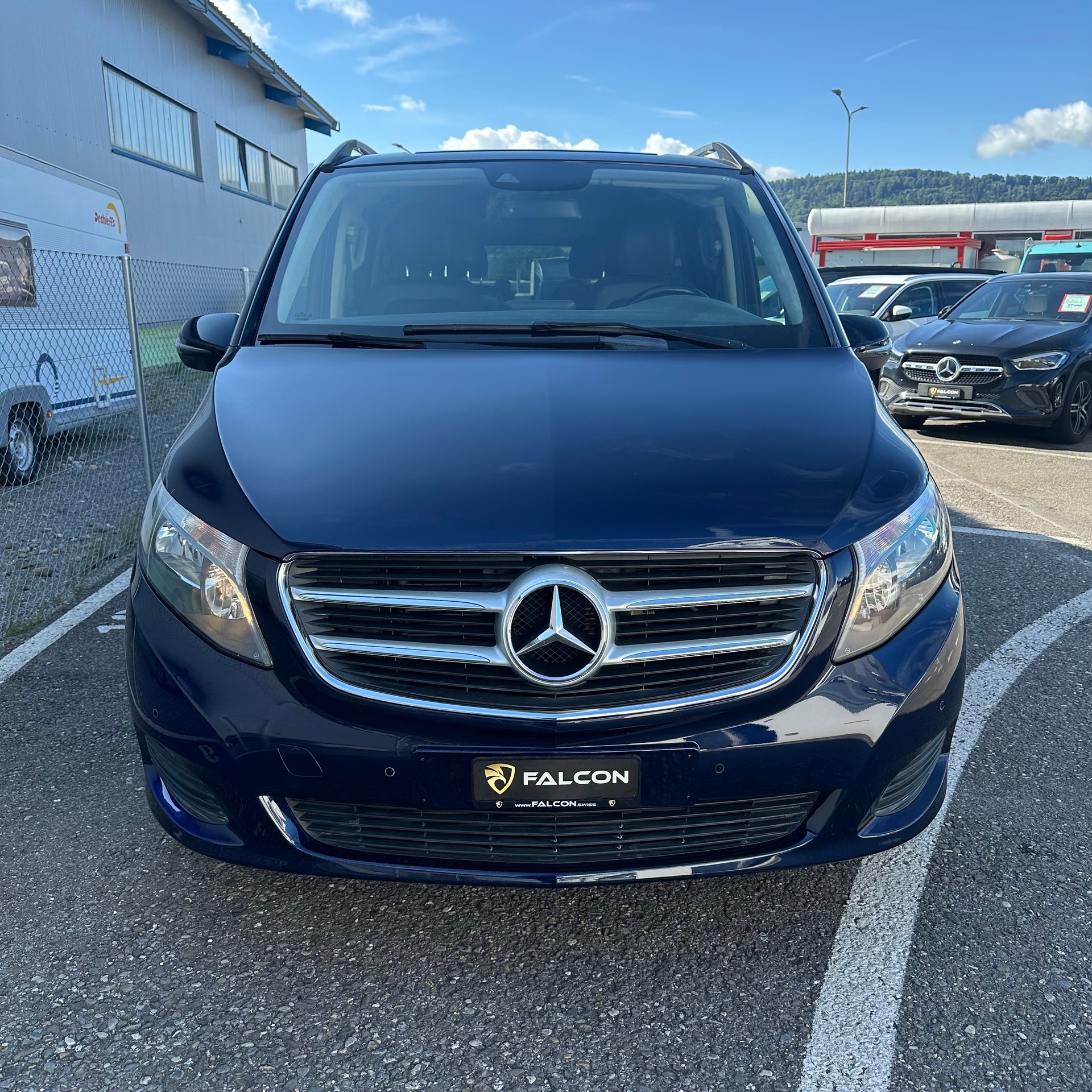 MERCEDES-BENZ V 220 d lang 7G-Tronic-showroom-element-1