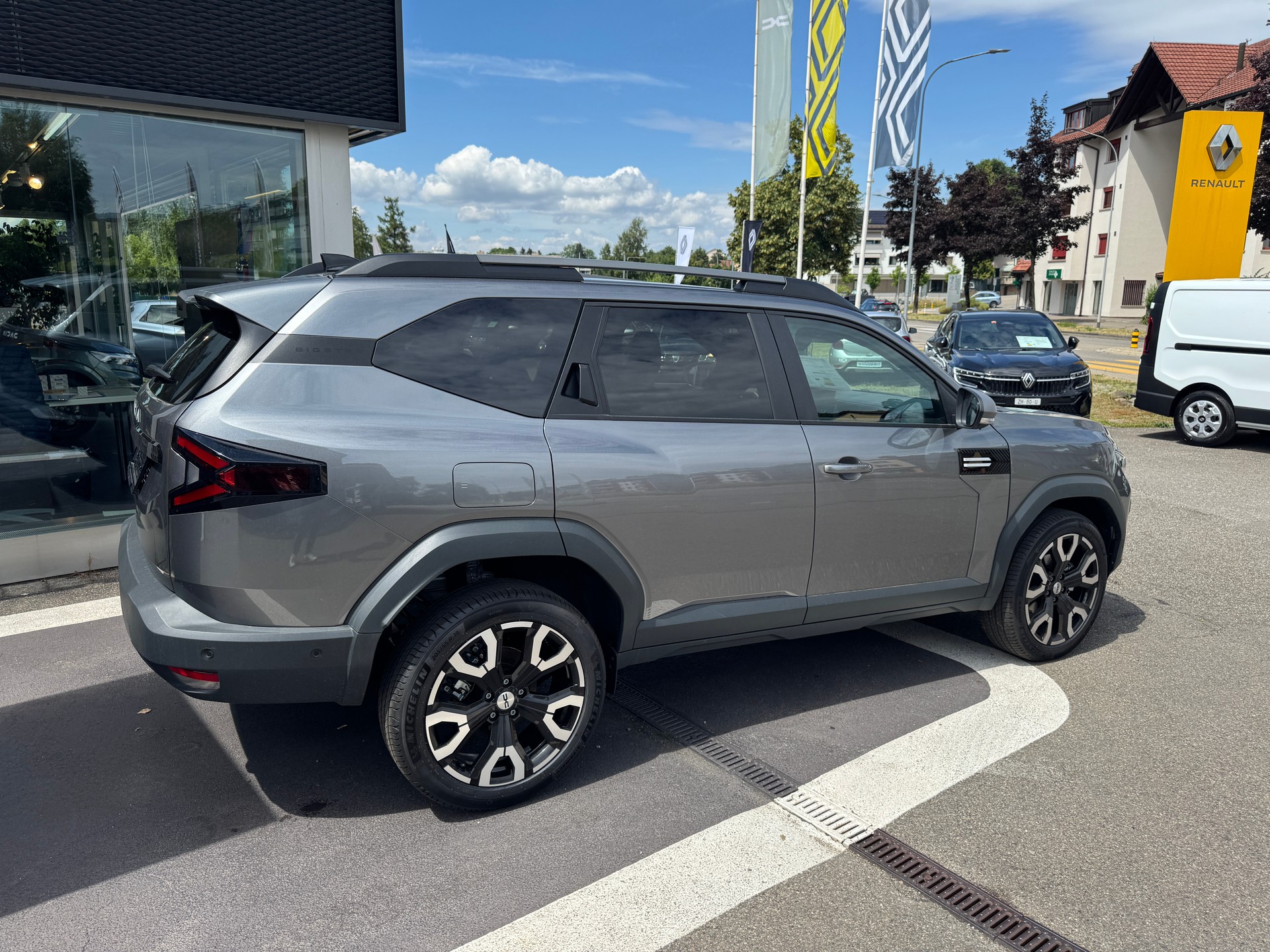 DACIA Journey-showroom-element-1