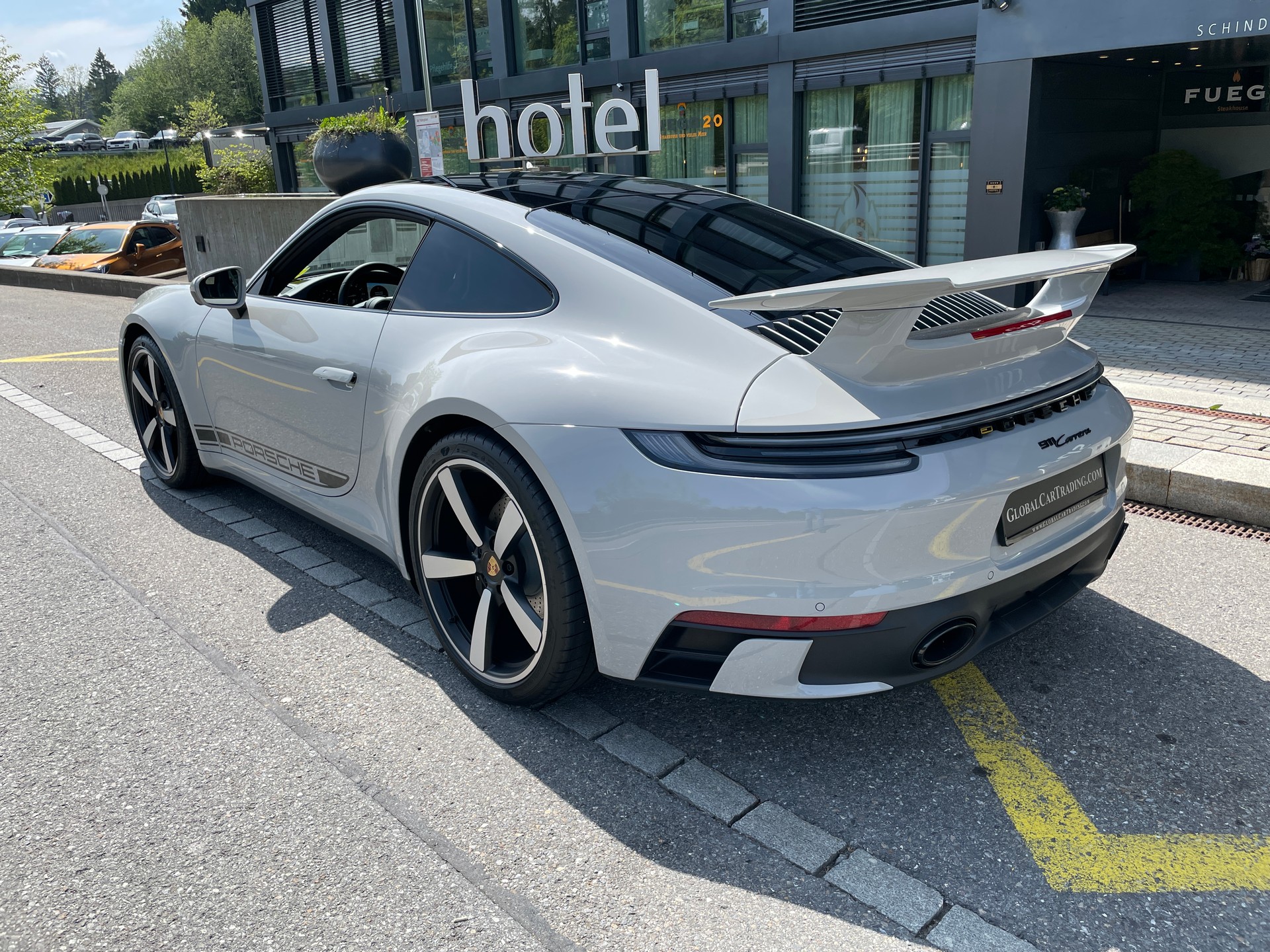 PORSCHE 911 Carrera PDK mit Aerokit