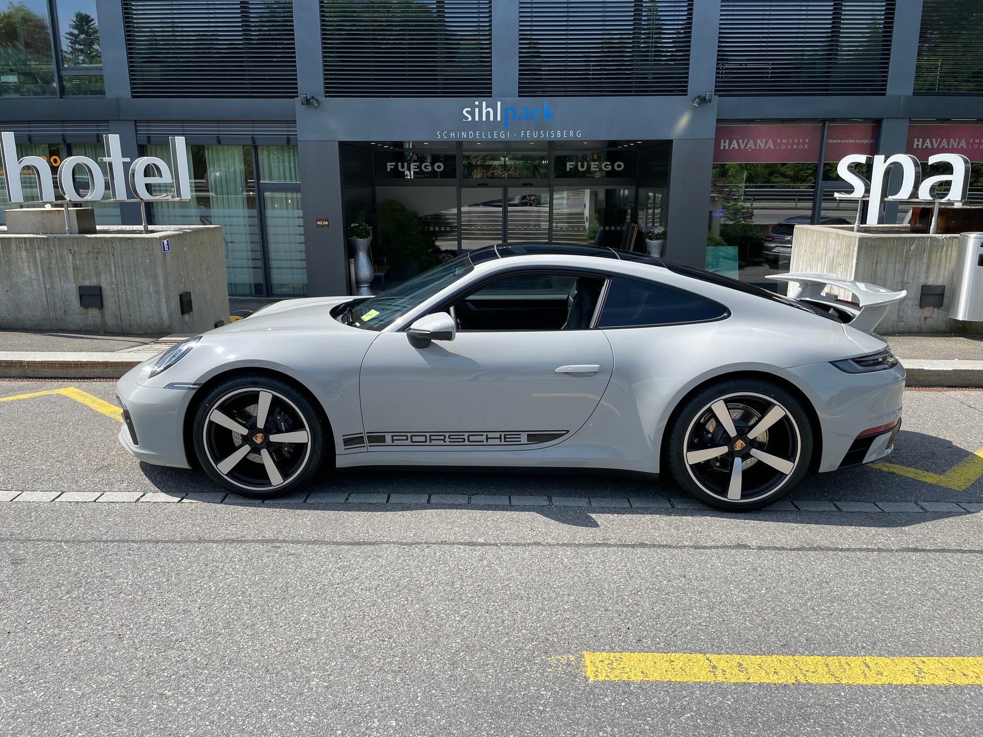 PORSCHE 911 Carrera PDK mit Aerokit-showroom-element-1