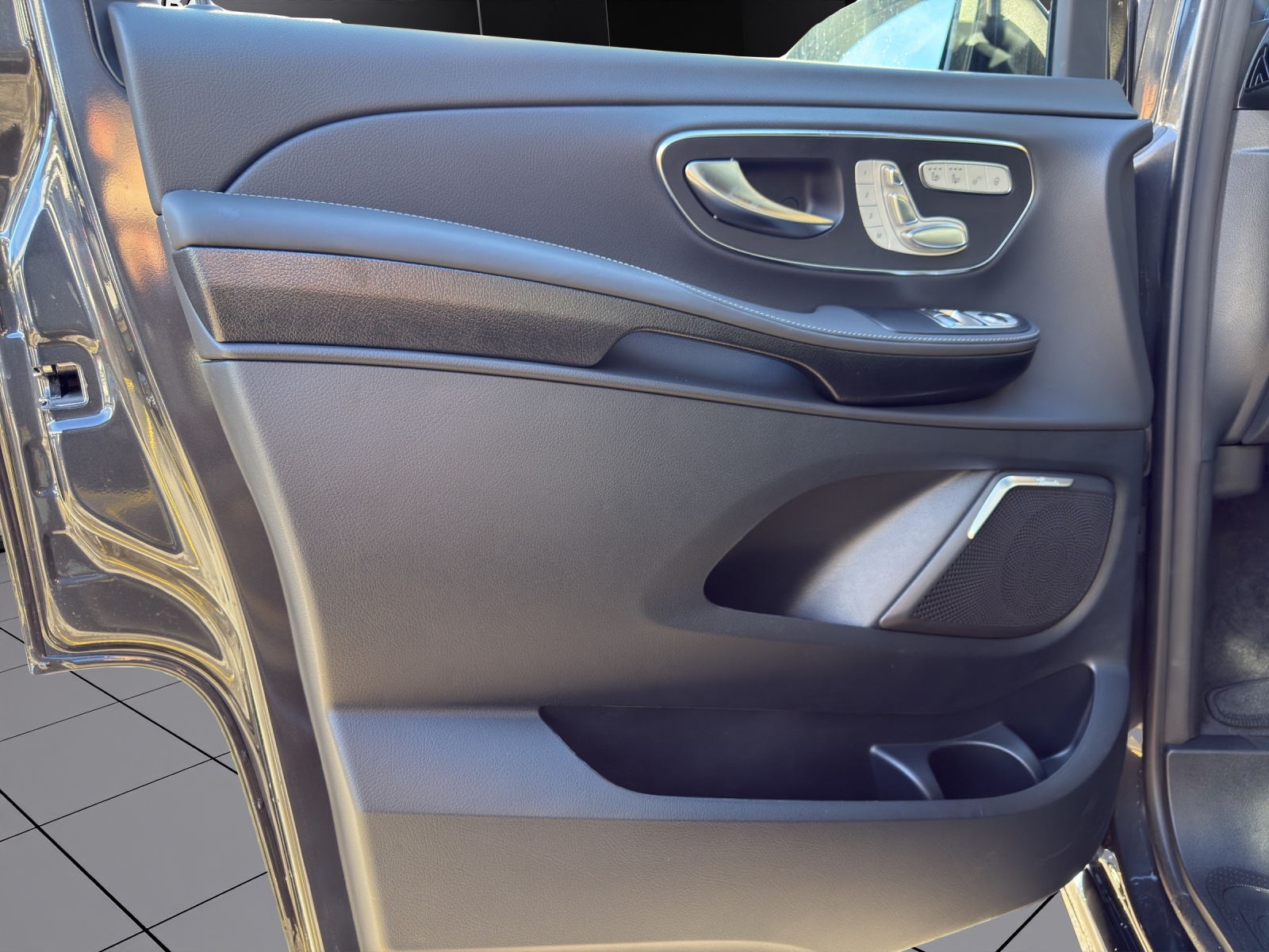 Image MERCEDES-BENZ V-300 V 300 d Édition Suisse EXCLUSIVE